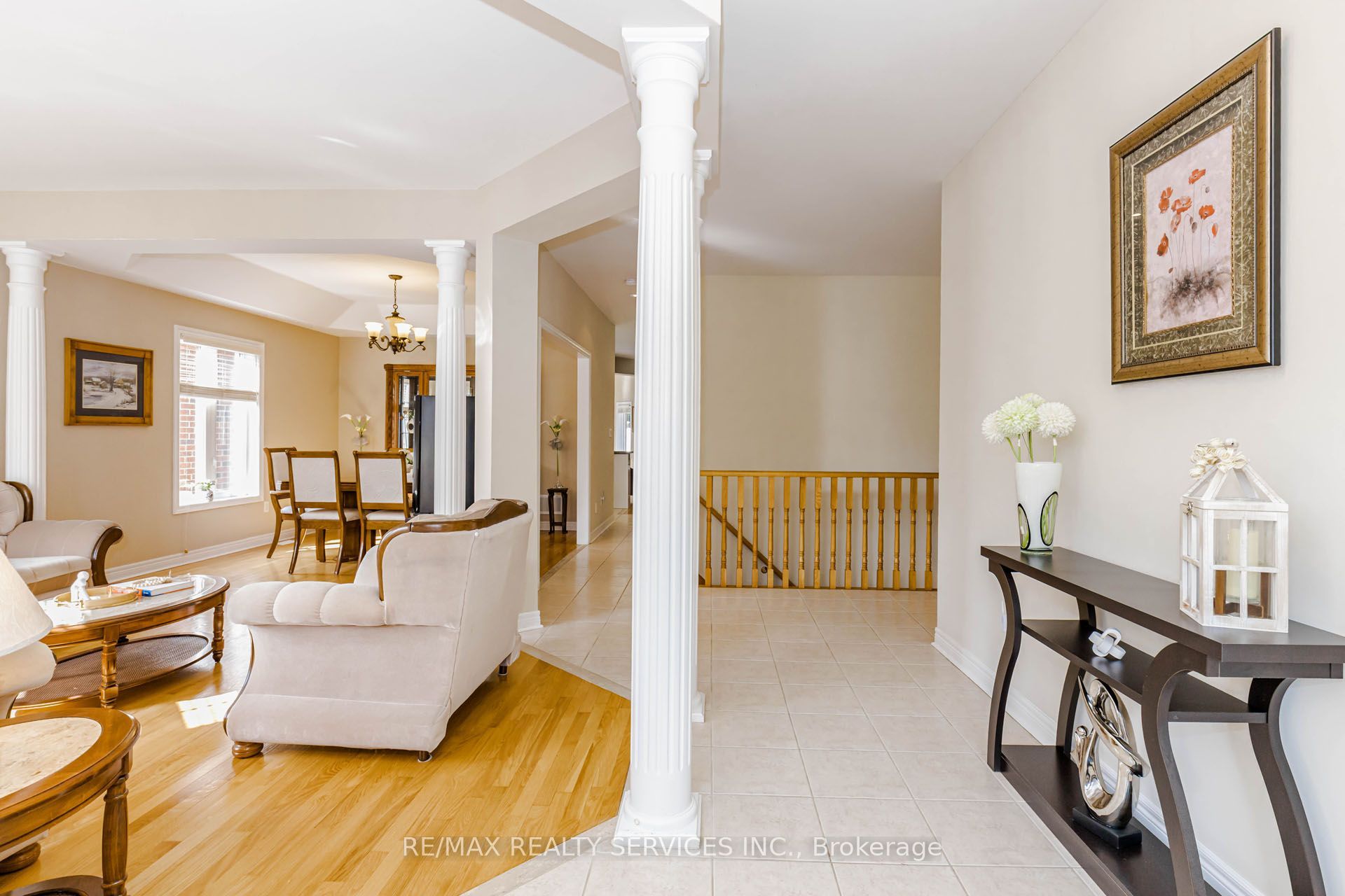 128 Valleywood Boulevard Property Photo 7
