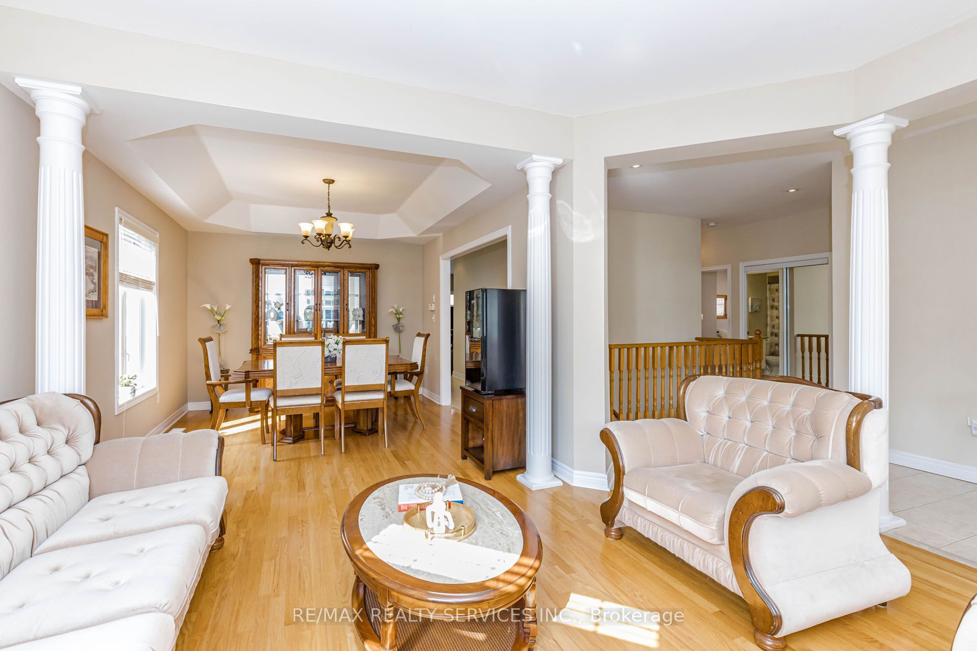 128 Valleywood Boulevard Property Photo 9