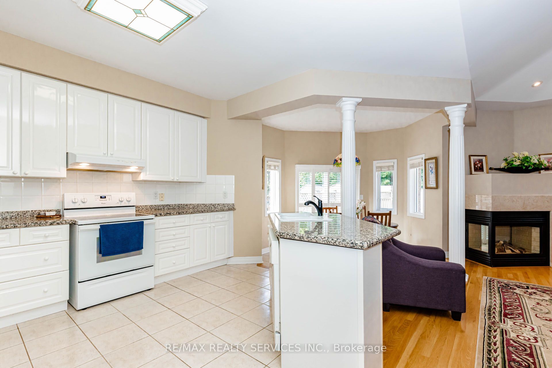 128 Valleywood Boulevard Property Photo 11