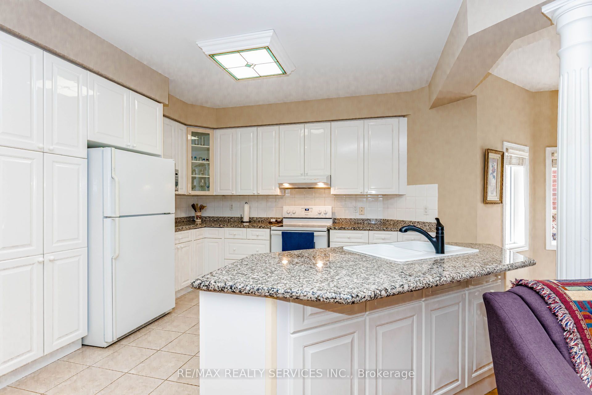 128 Valleywood Boulevard Property Photo 13
