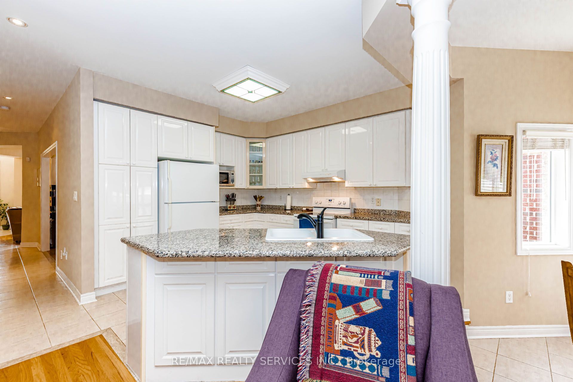 128 Valleywood Boulevard Property Photo 14
