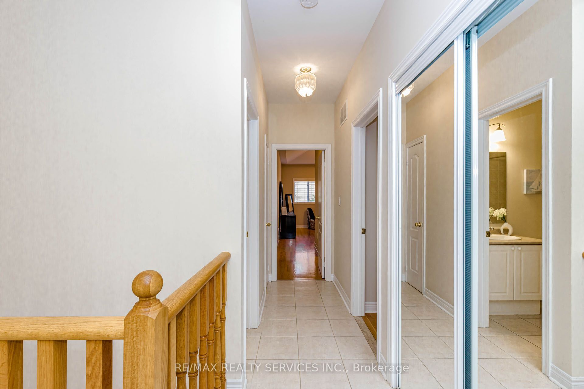 128 Valleywood Boulevard Property Photo 27