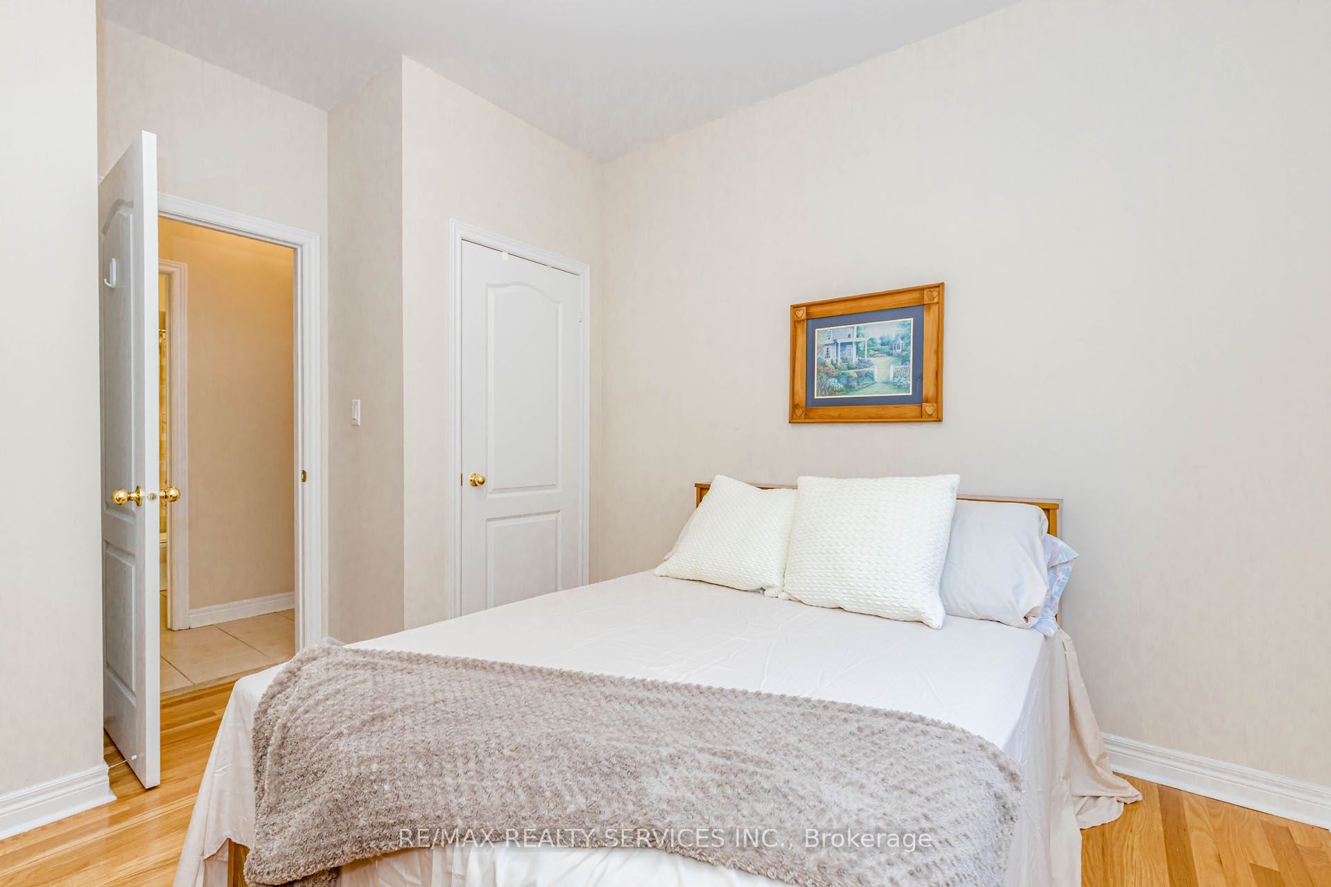 128 Valleywood Boulevard Property Photo 35