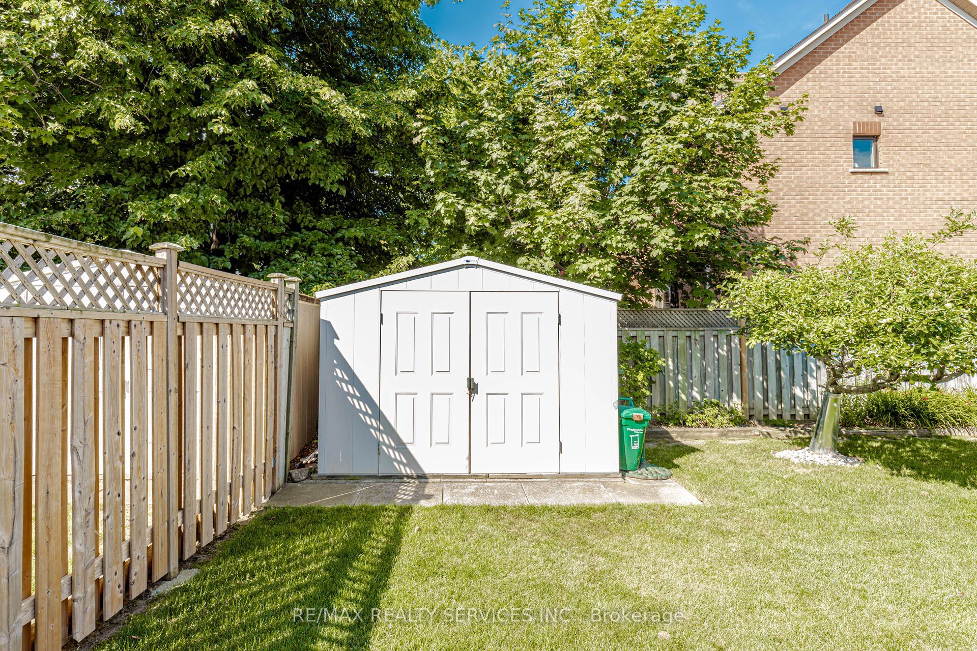 128 Valleywood Boulevard Property Photo 48