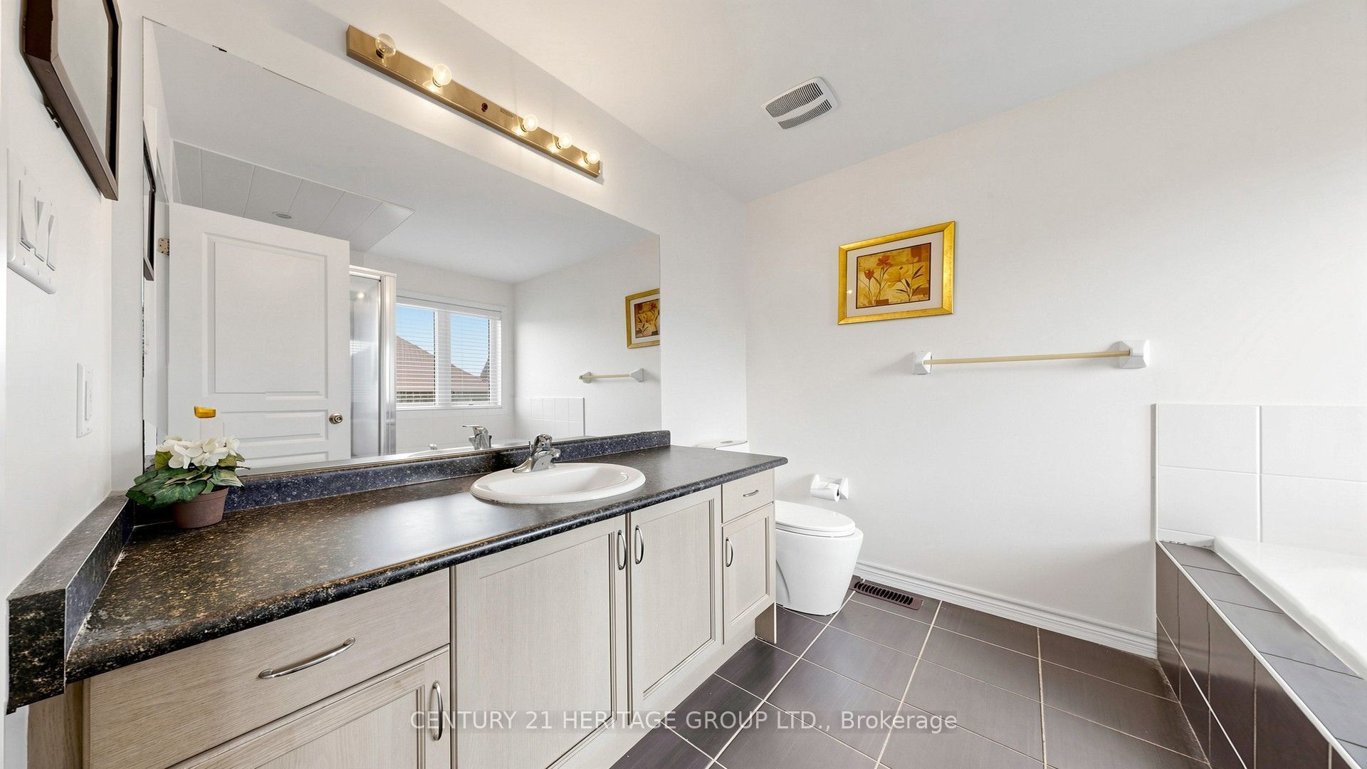 1491 Haws Crescent Property Photo 16