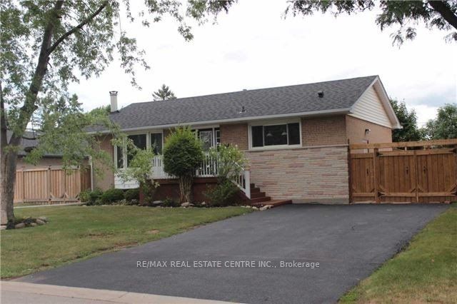 363 Duncombe Drive Property Photo 1