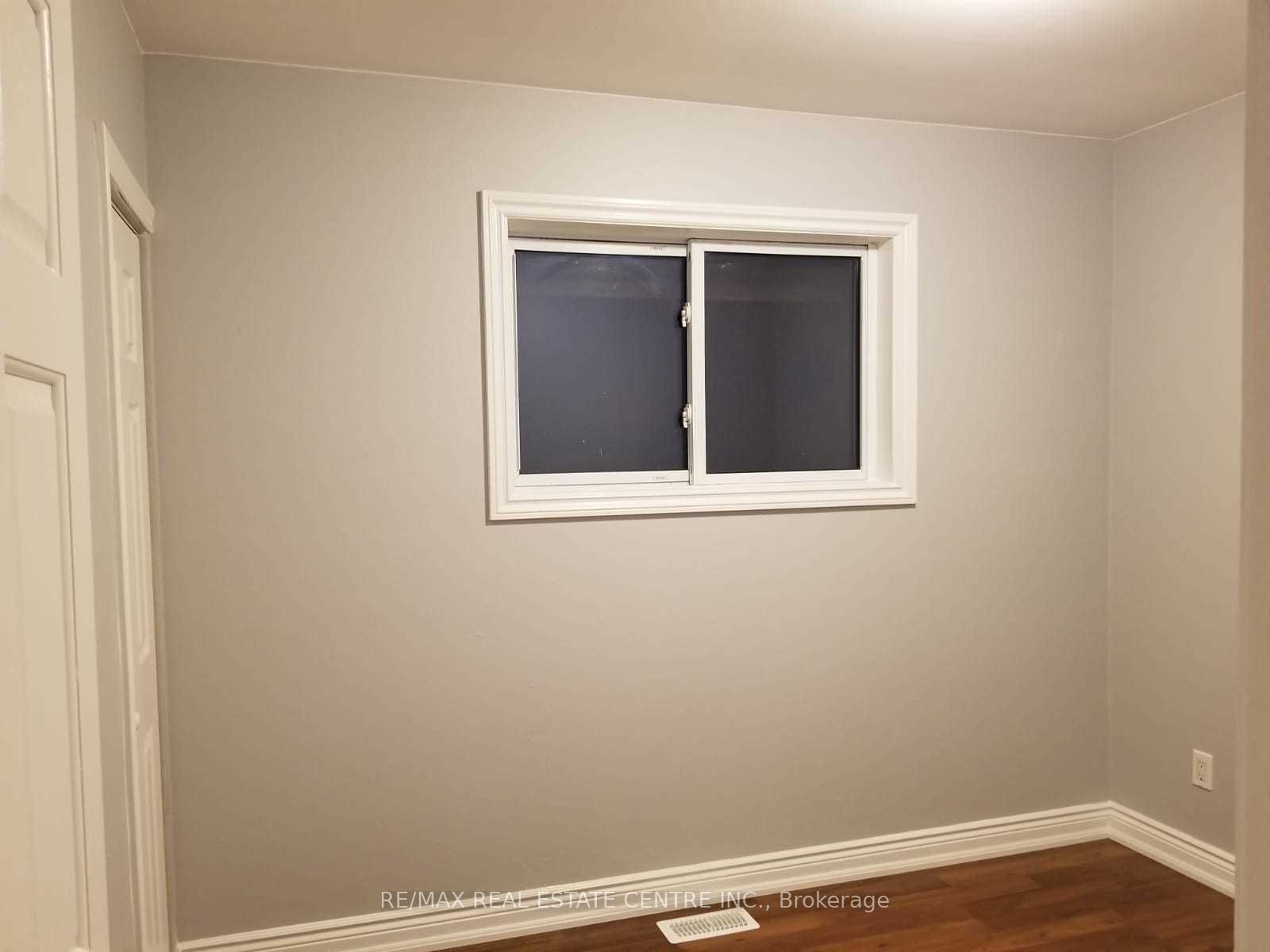 363 Duncombe Drive Property Photo 8