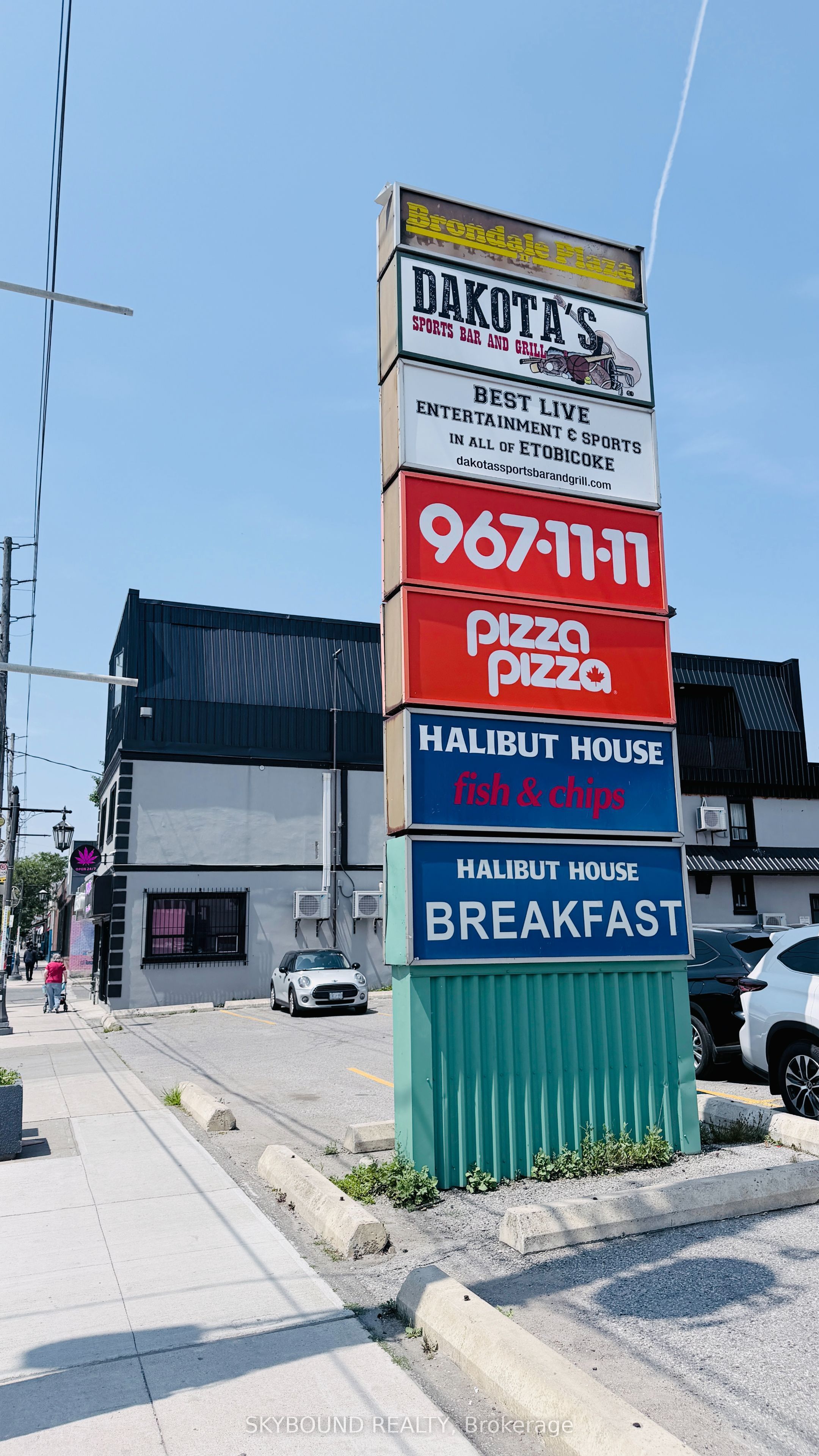 2814 Lakeshore Boulevard W 2