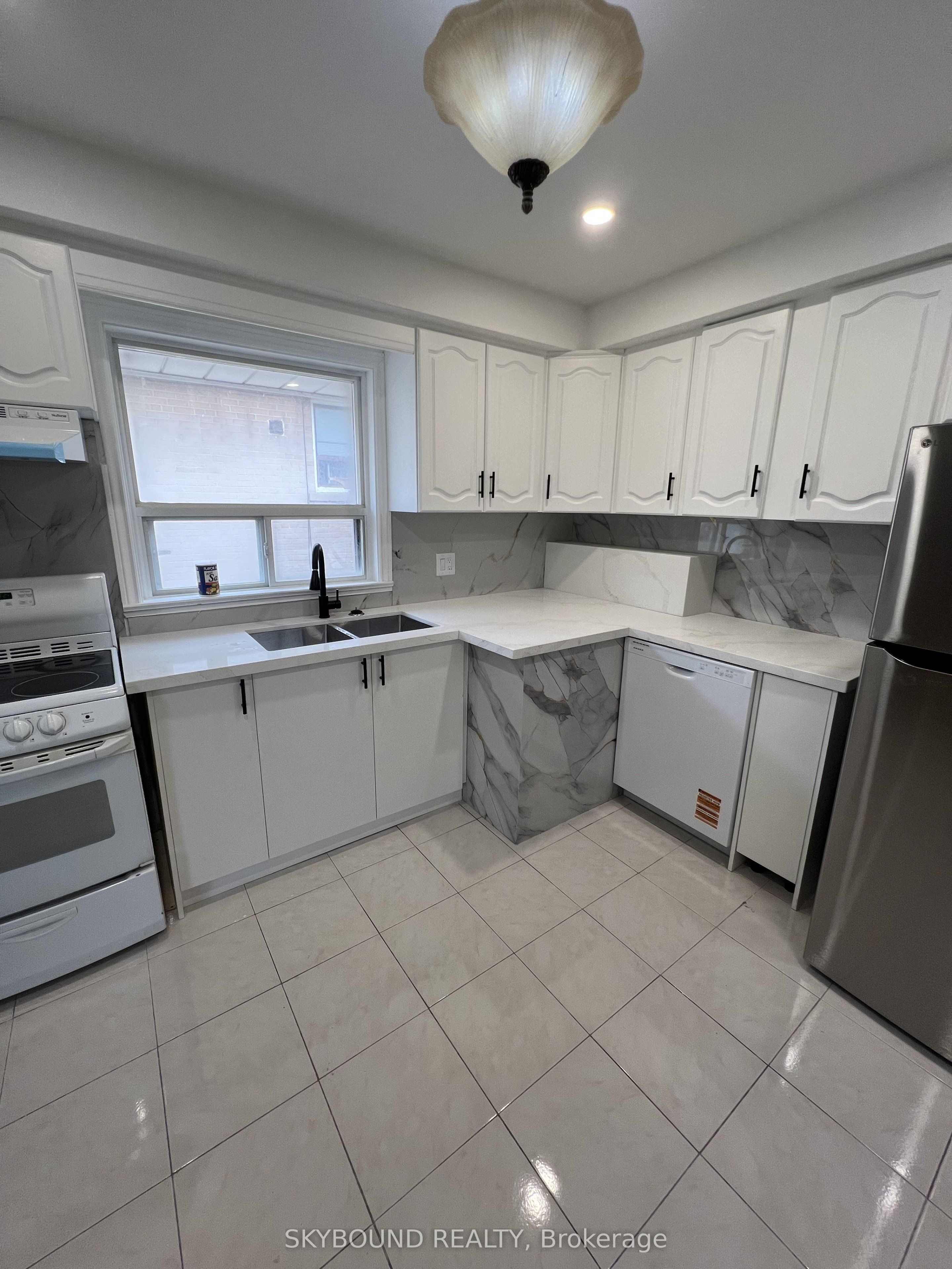 33 Bradstock Road Property Photo 9