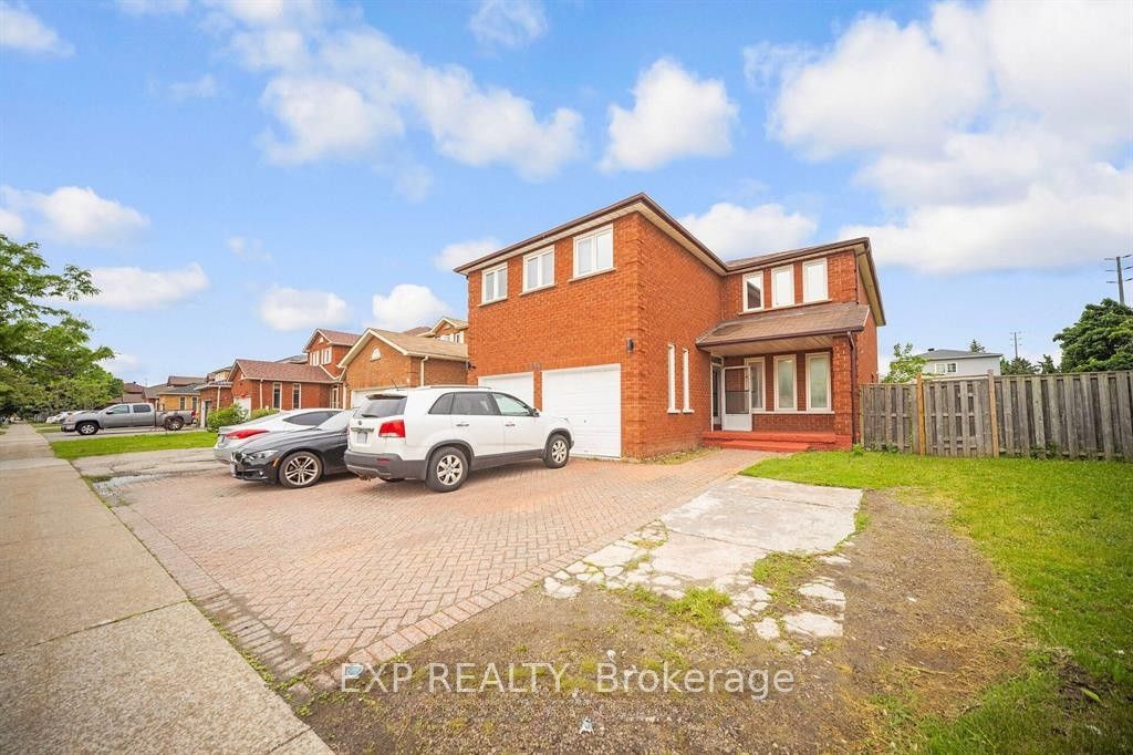 692 Huntington Ridge Drive Property Photo 4
