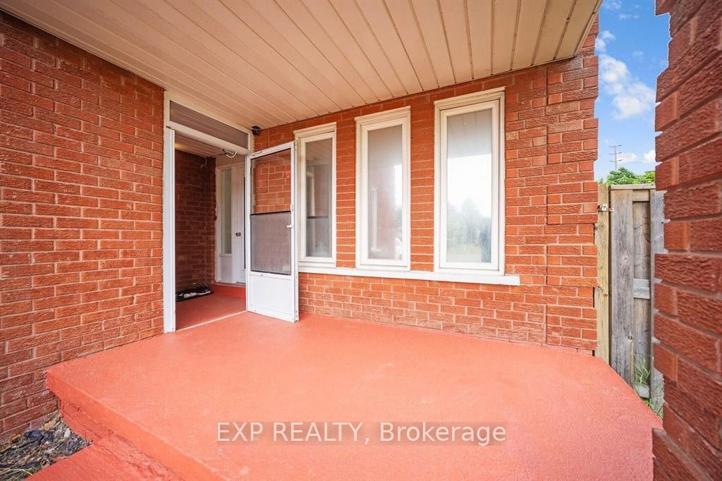 692 Huntington Ridge Drive Property Photo 6