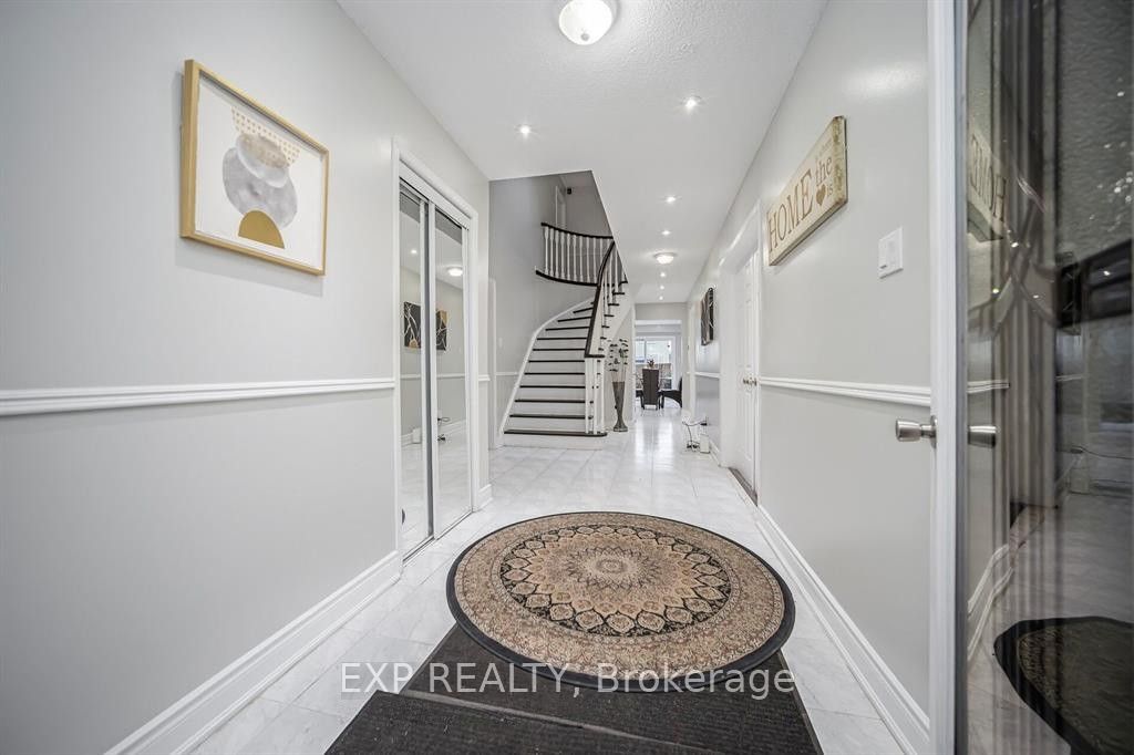 692 Huntington Ridge Drive Property Photo 7