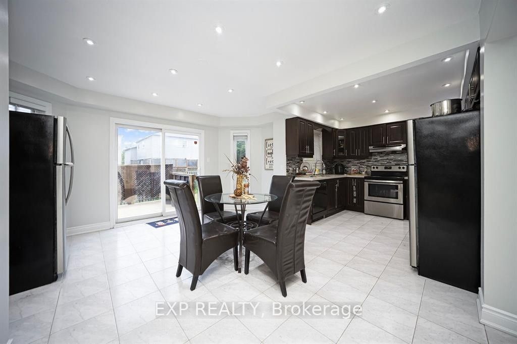 692 Huntington Ridge Drive Property Photo 15
