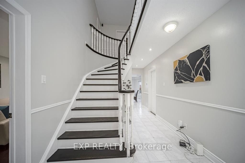 692 Huntington Ridge Drive Property Photo 22