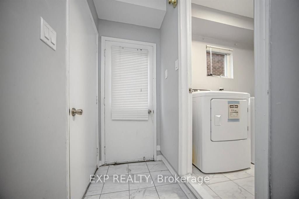 692 Huntington Ridge Drive Property Photo 31