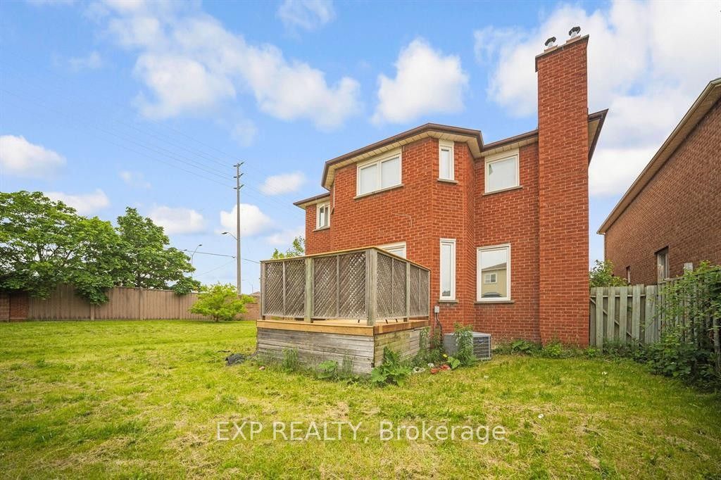 692 Huntington Ridge Drive Property Photo 33