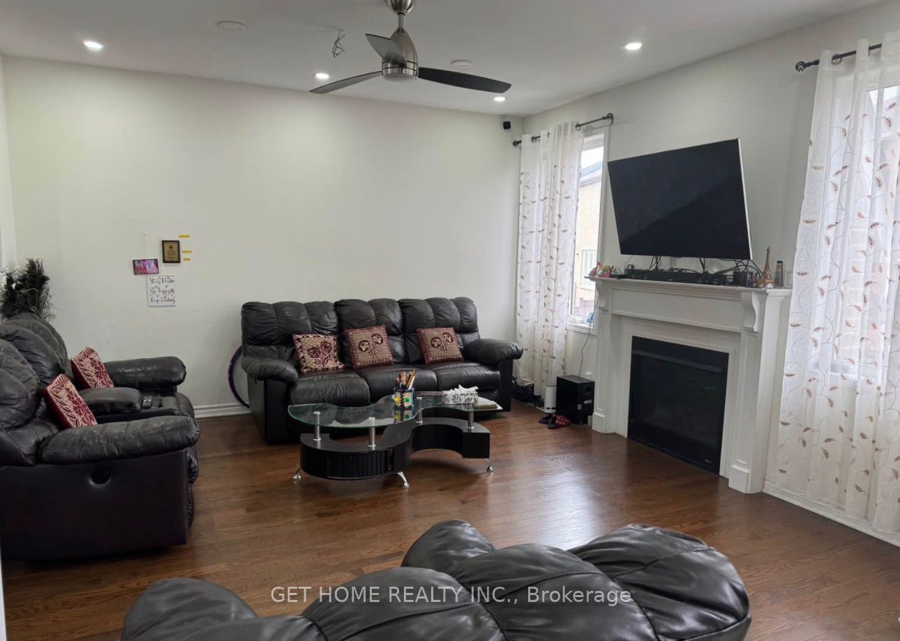 1450 Farmstead Drive #upper Property Photo 7