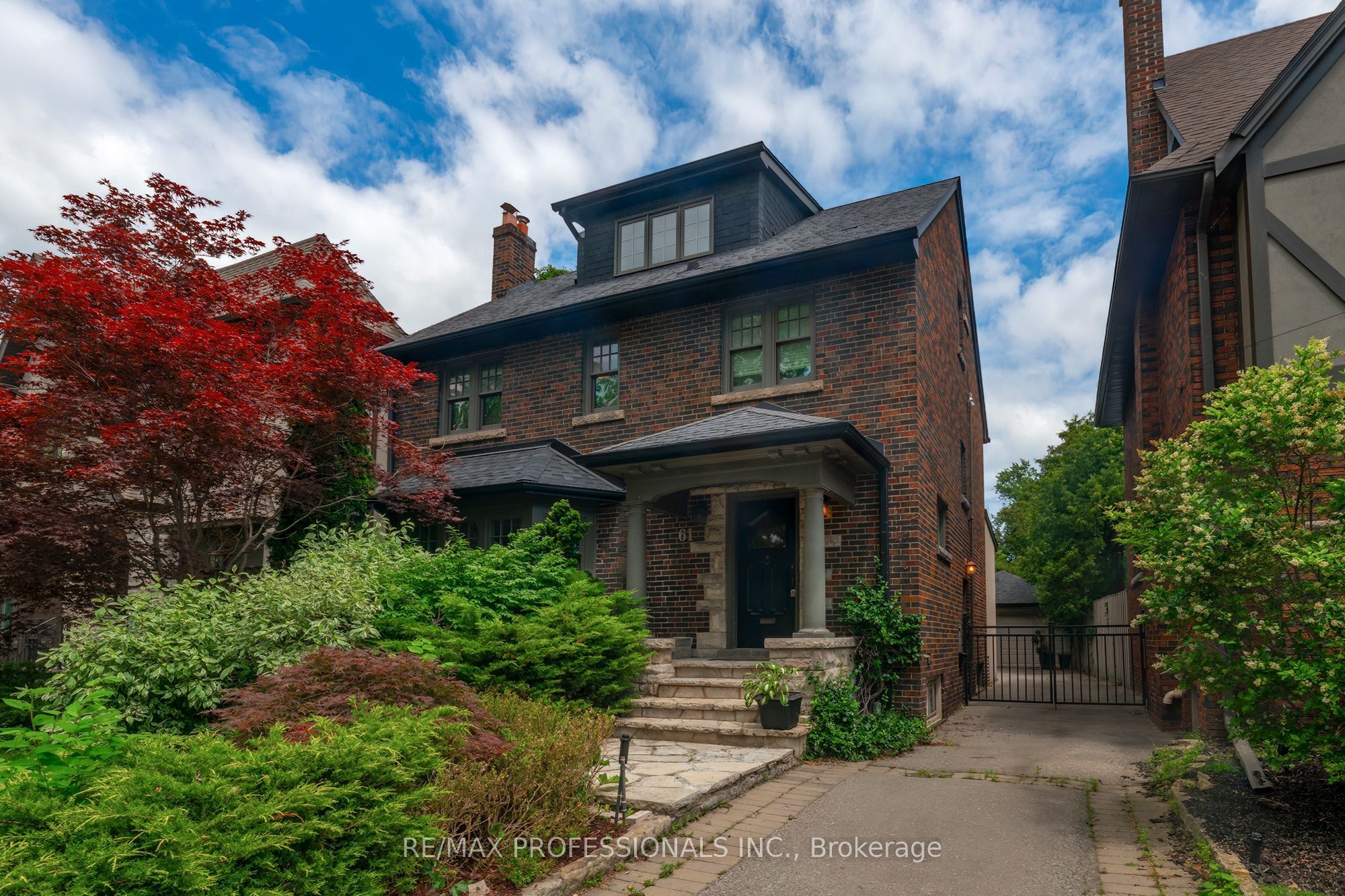 61 Grenview Boulevard N