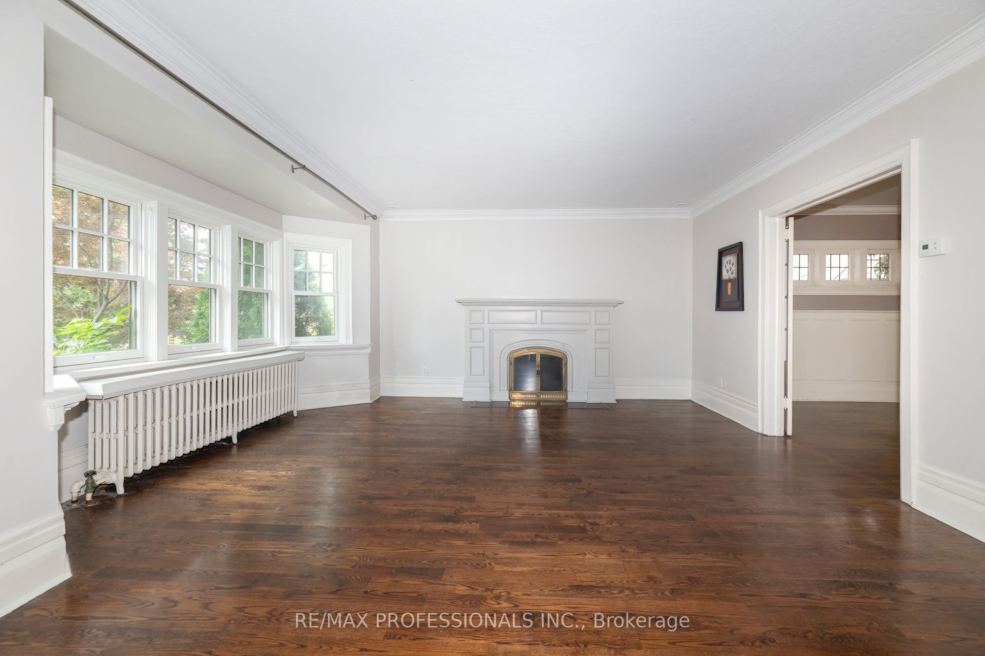61 Grenview Boulevard N Property Photo 5