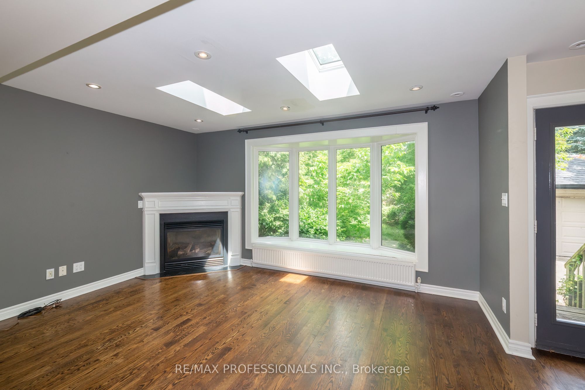61 Grenview Boulevard N Property Photo 10