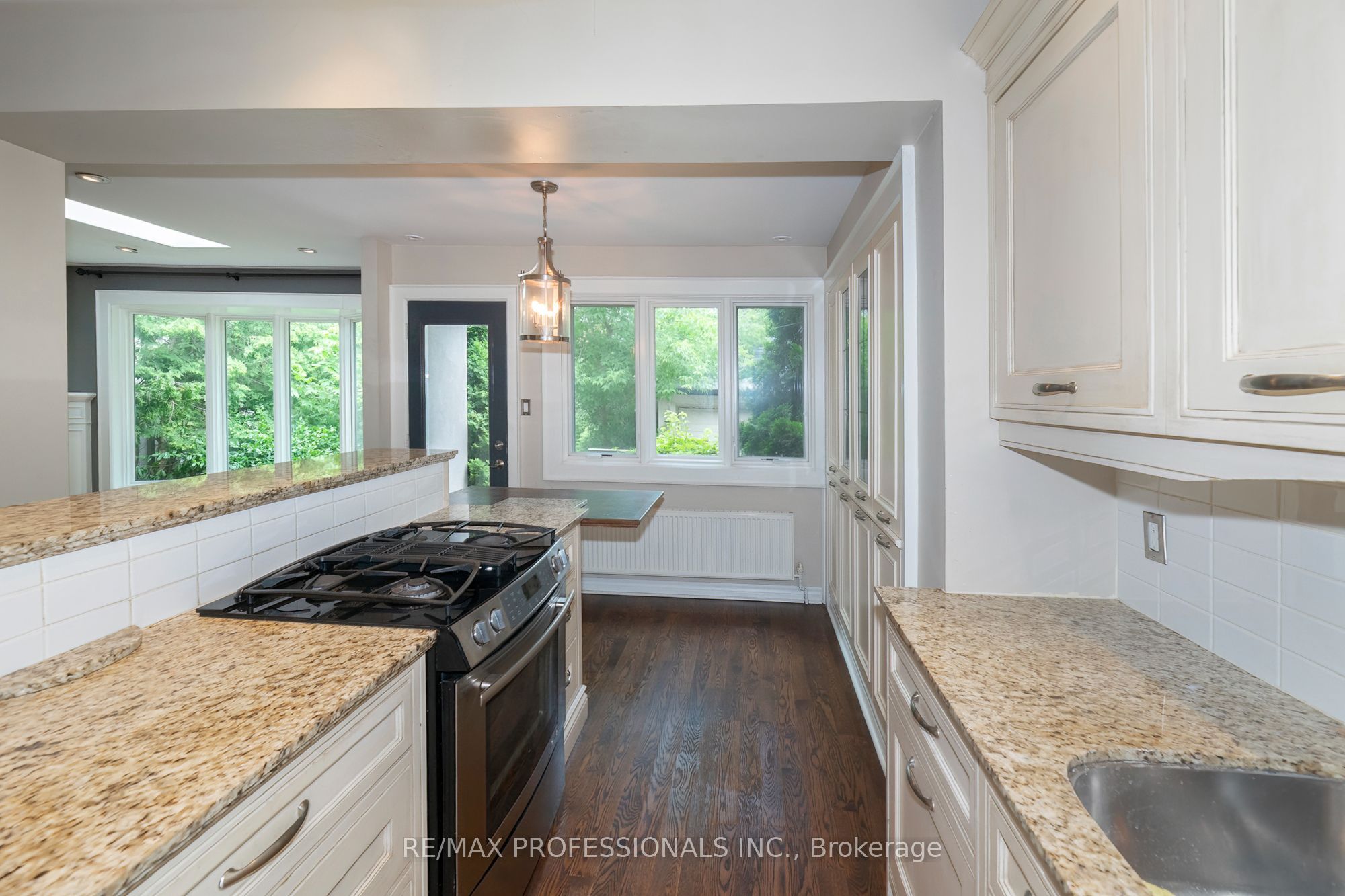 61 Grenview Boulevard N Property Photo 13
