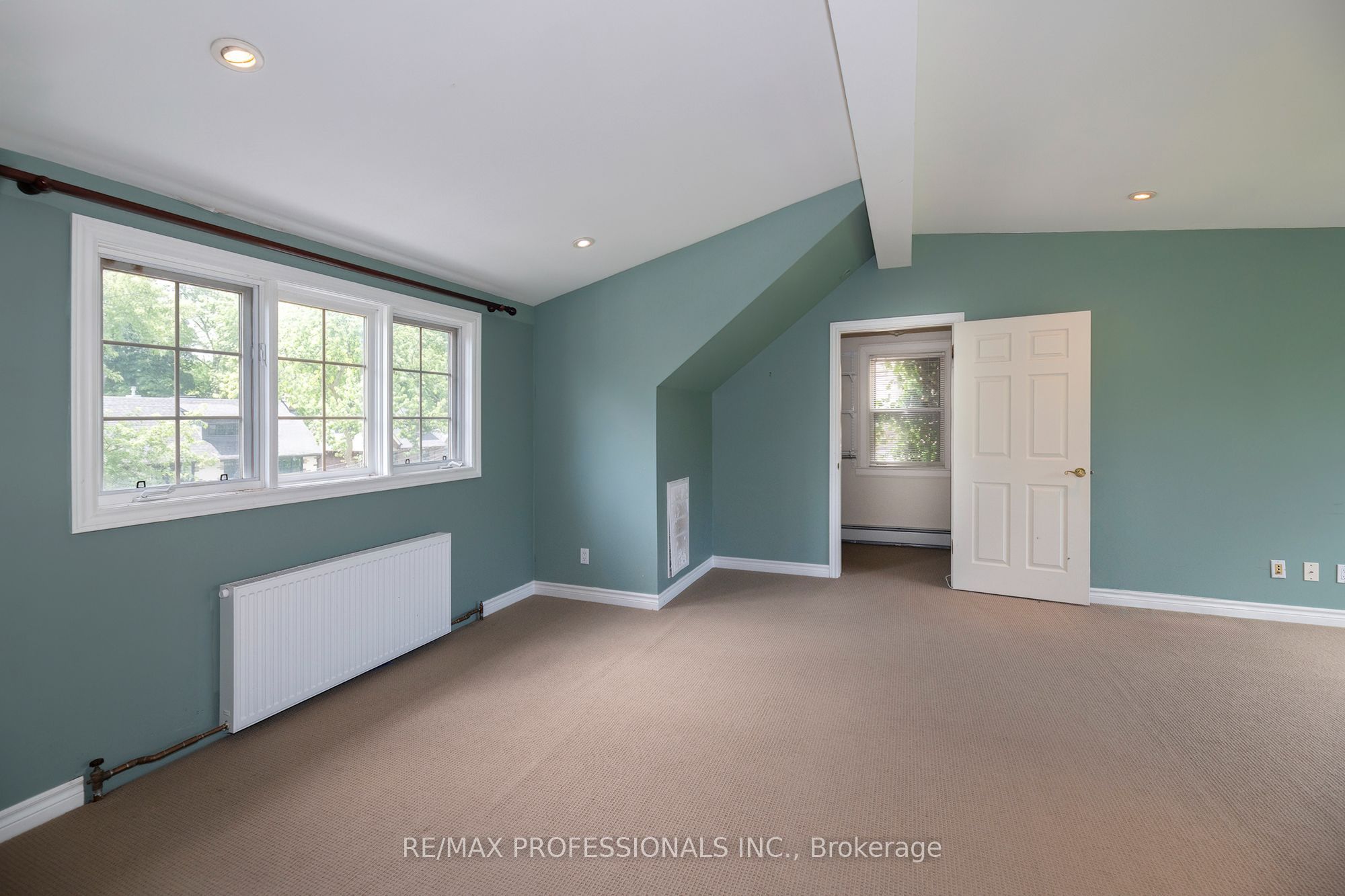 61 Grenview Boulevard N Property Photo 15