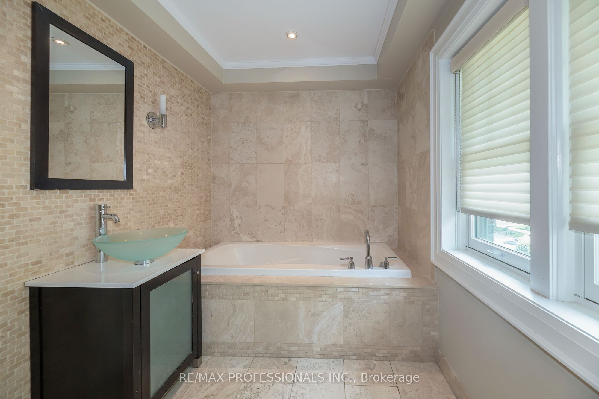 61 Grenview Boulevard N Property Photo 23