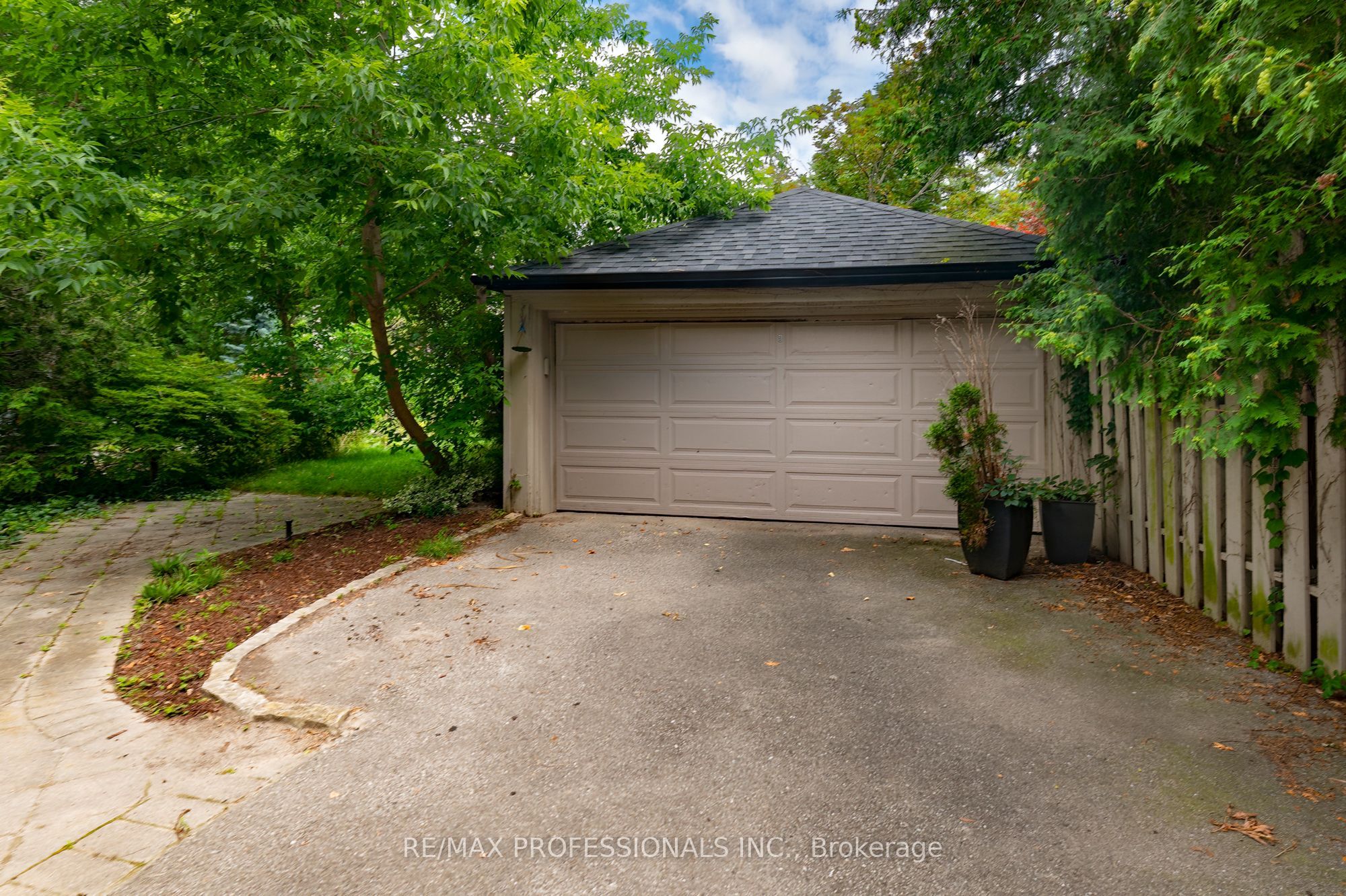 61 Grenview Boulevard N Property Photo 32
