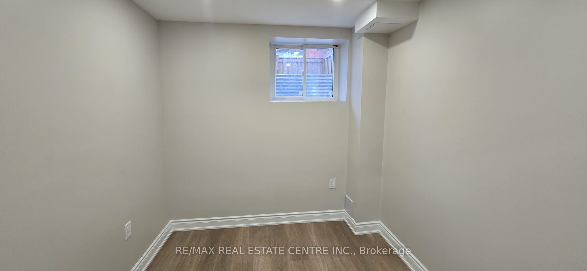 389-1 Nairn Circle Bsmt. Property Photo 8