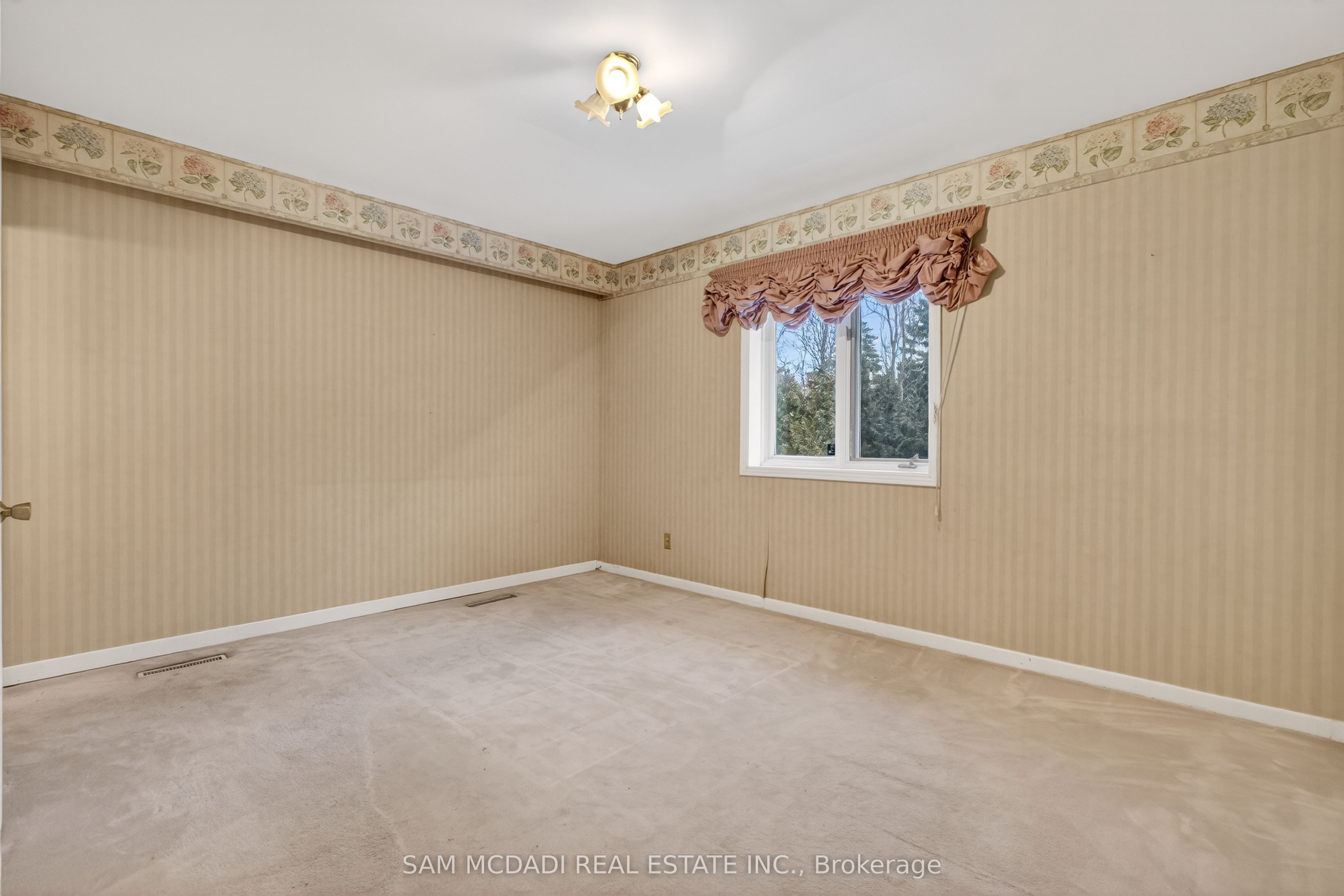 521 Vanessa Crescent Property Photo 24