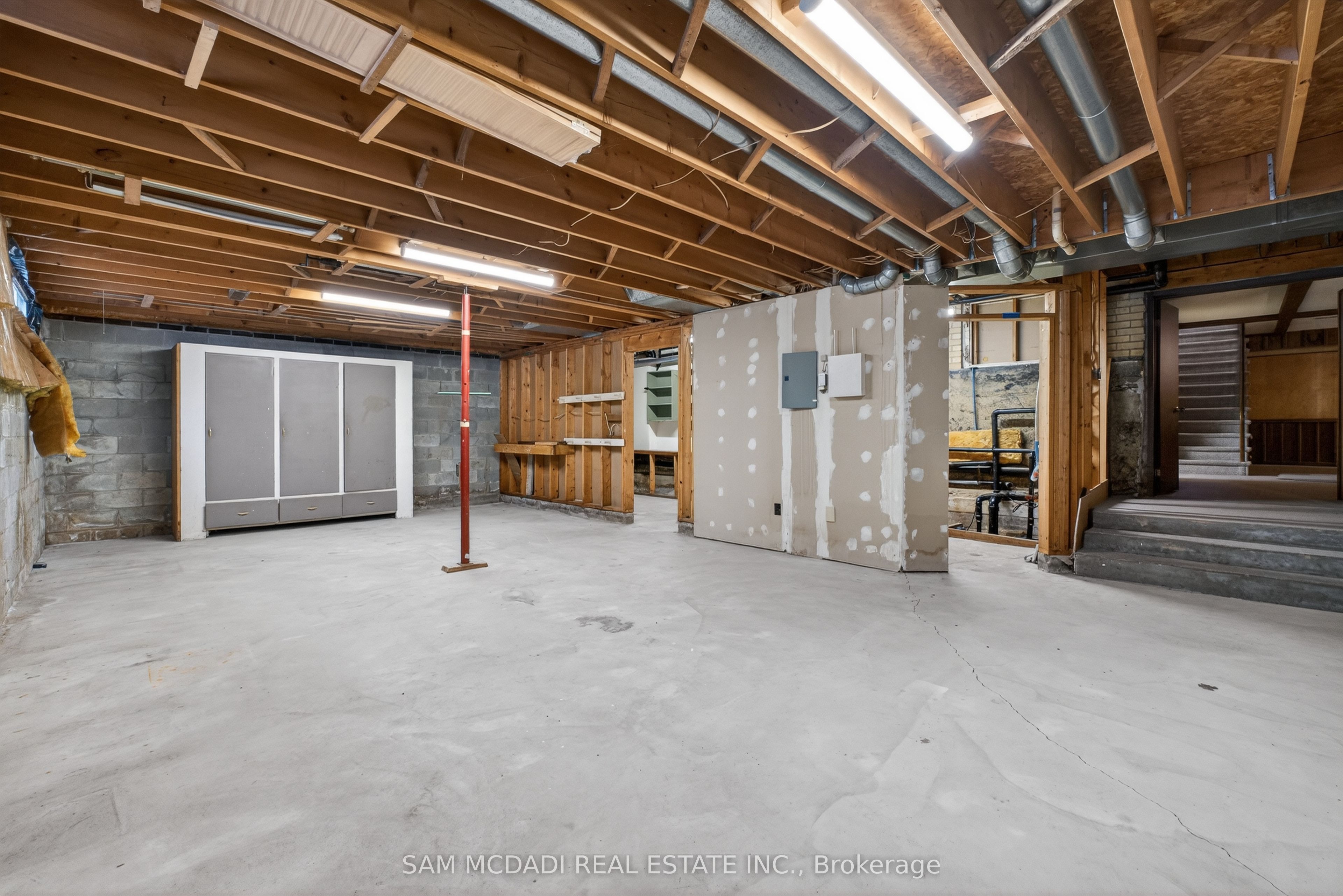 521 Vanessa Crescent Property Photo 32