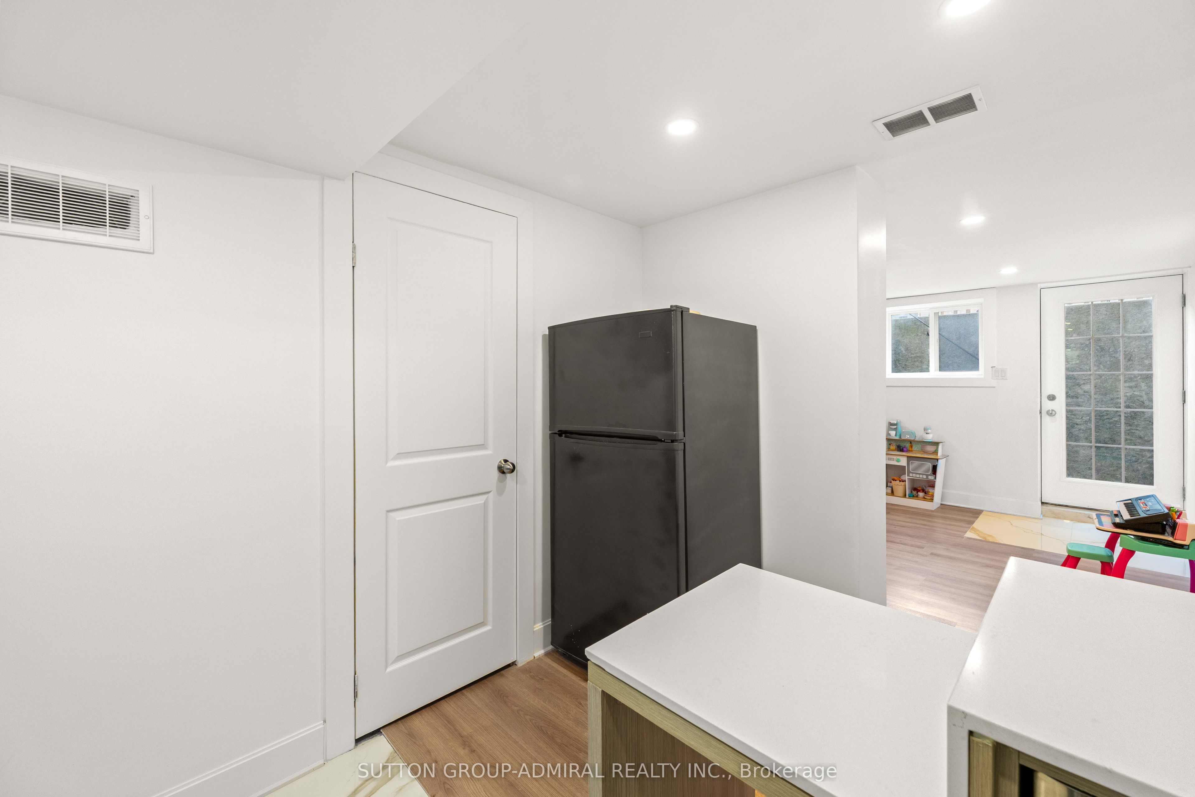 3 Hartland Road Basement Property Photo 12