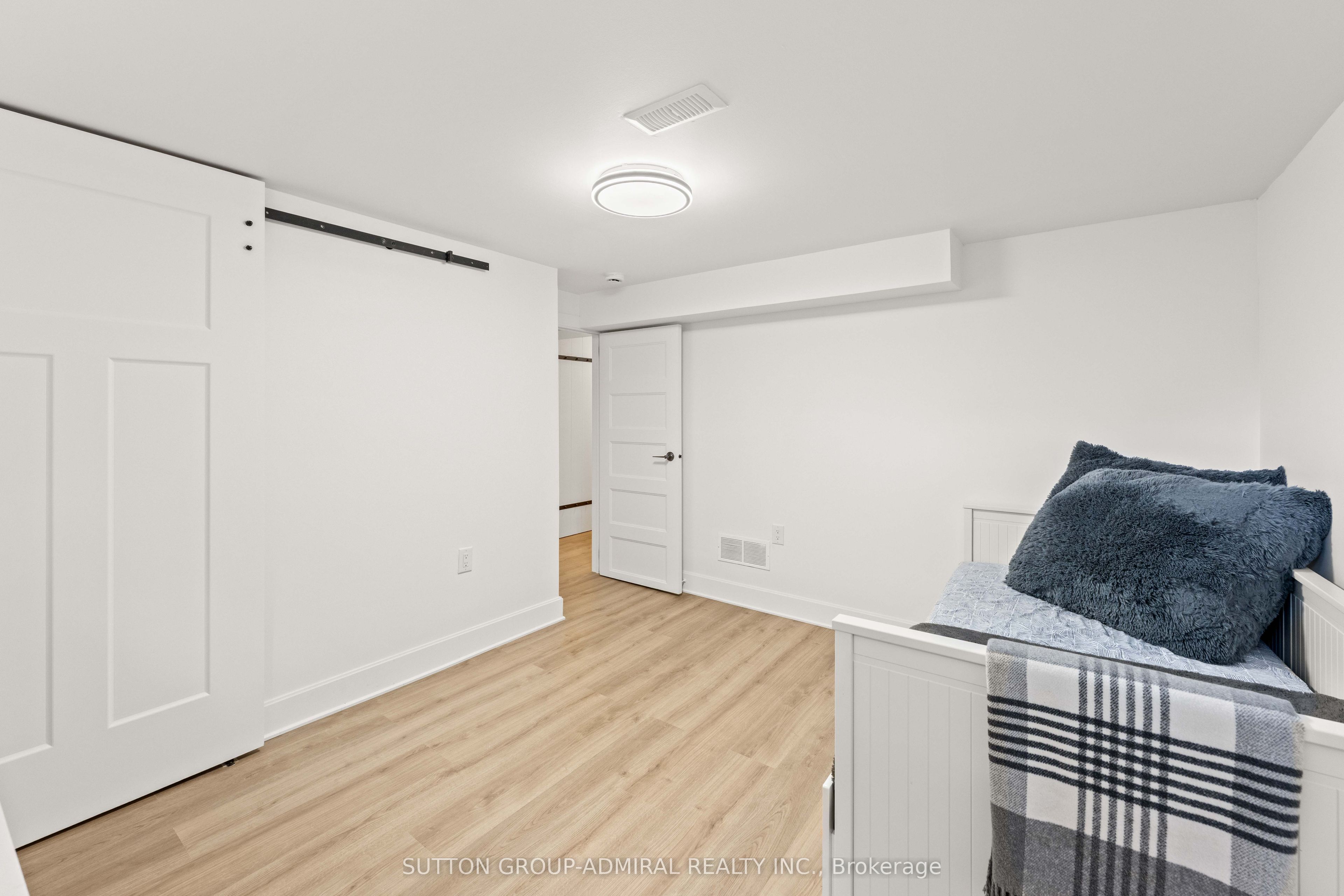 3 Hartland Road Basement Property Photo 23