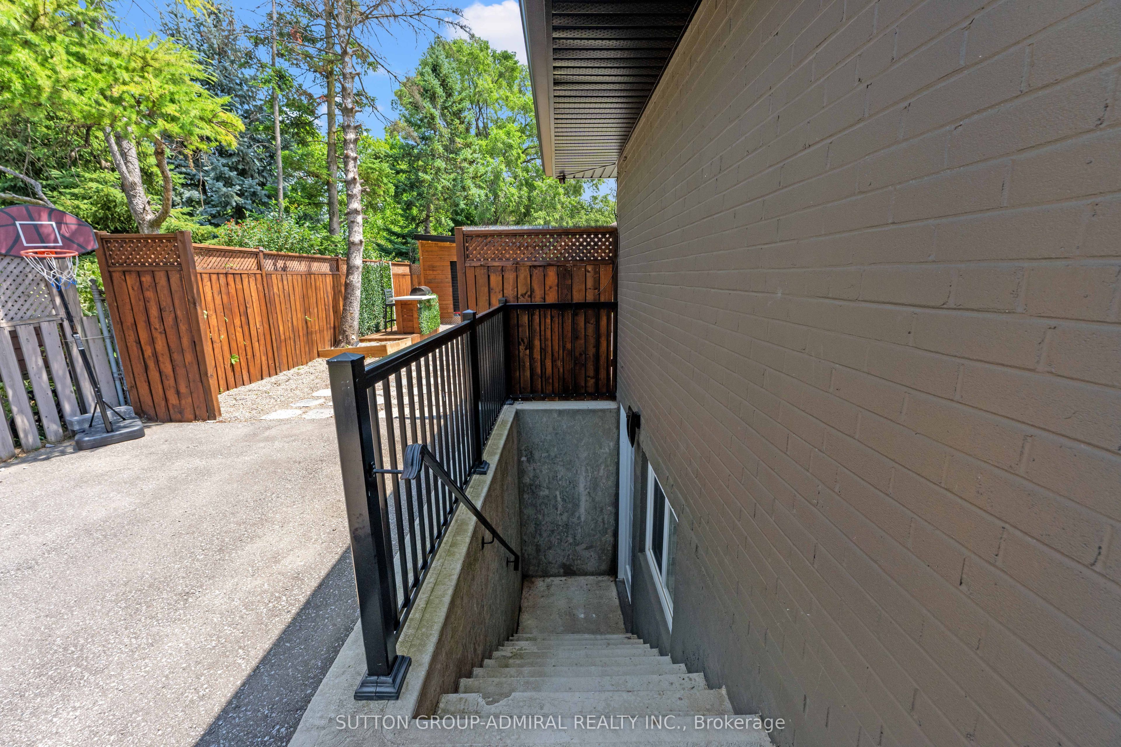 3 Hartland Road Basement Property Photo 28
