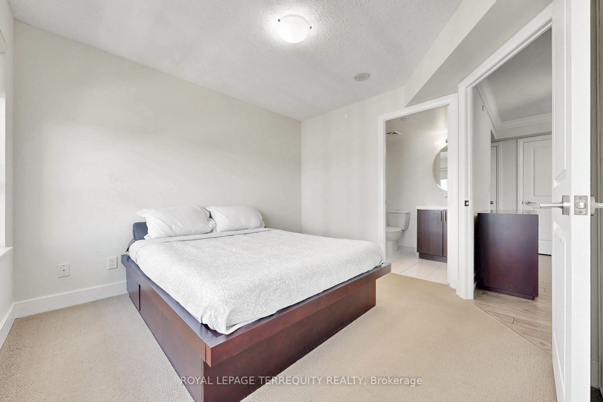 2 Eva Road 1322 Property Photo 23