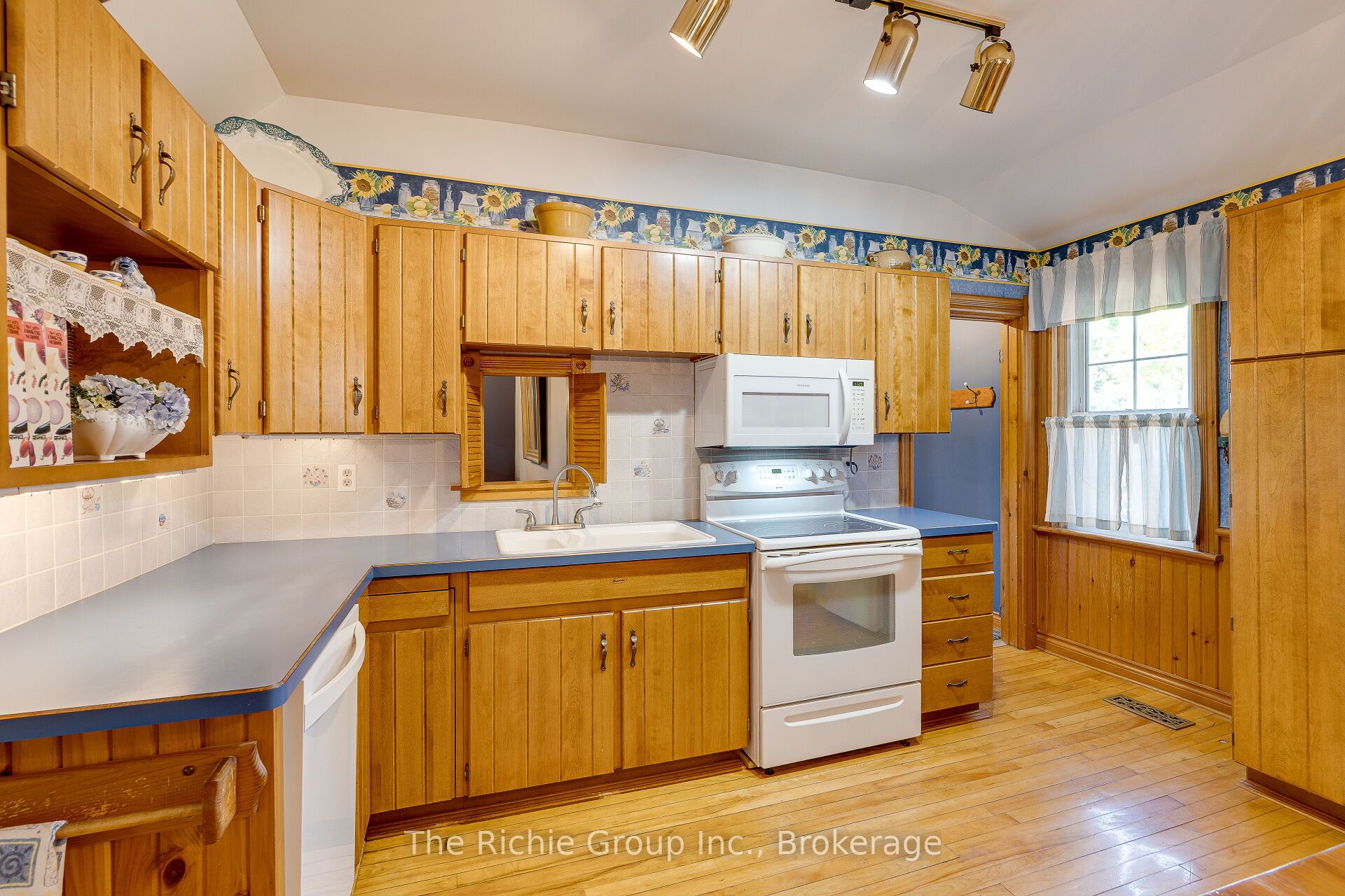 15 Emma Street Property Photo 15