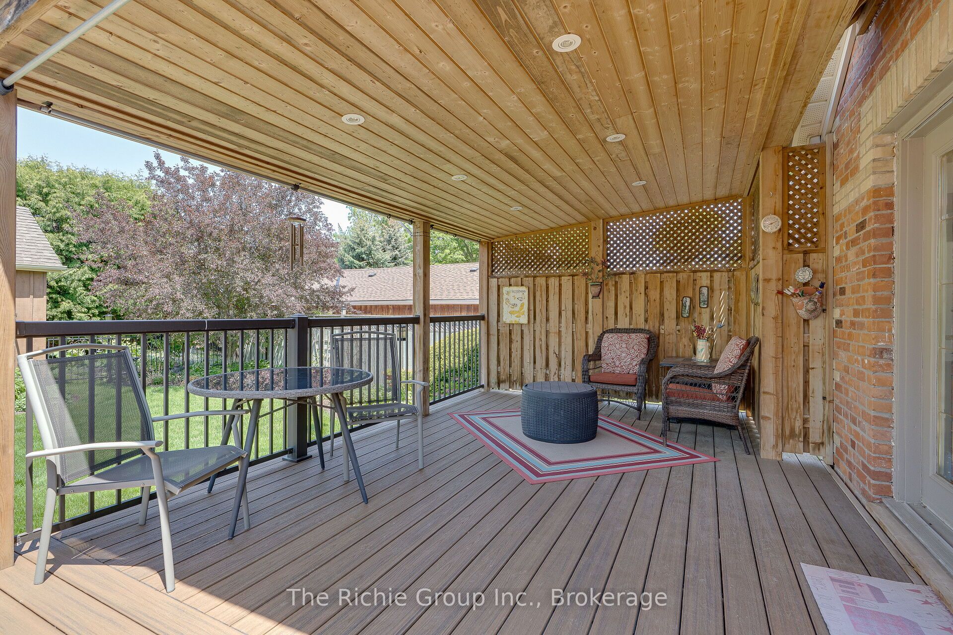 15 Emma Street Property Photo 32