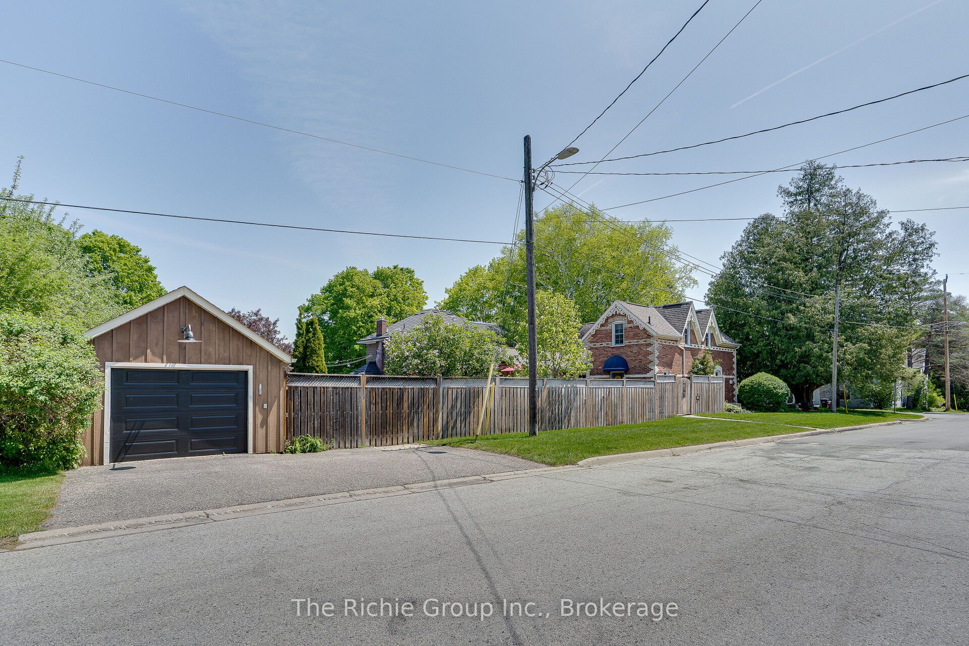 15 Emma Street Property Photo 39