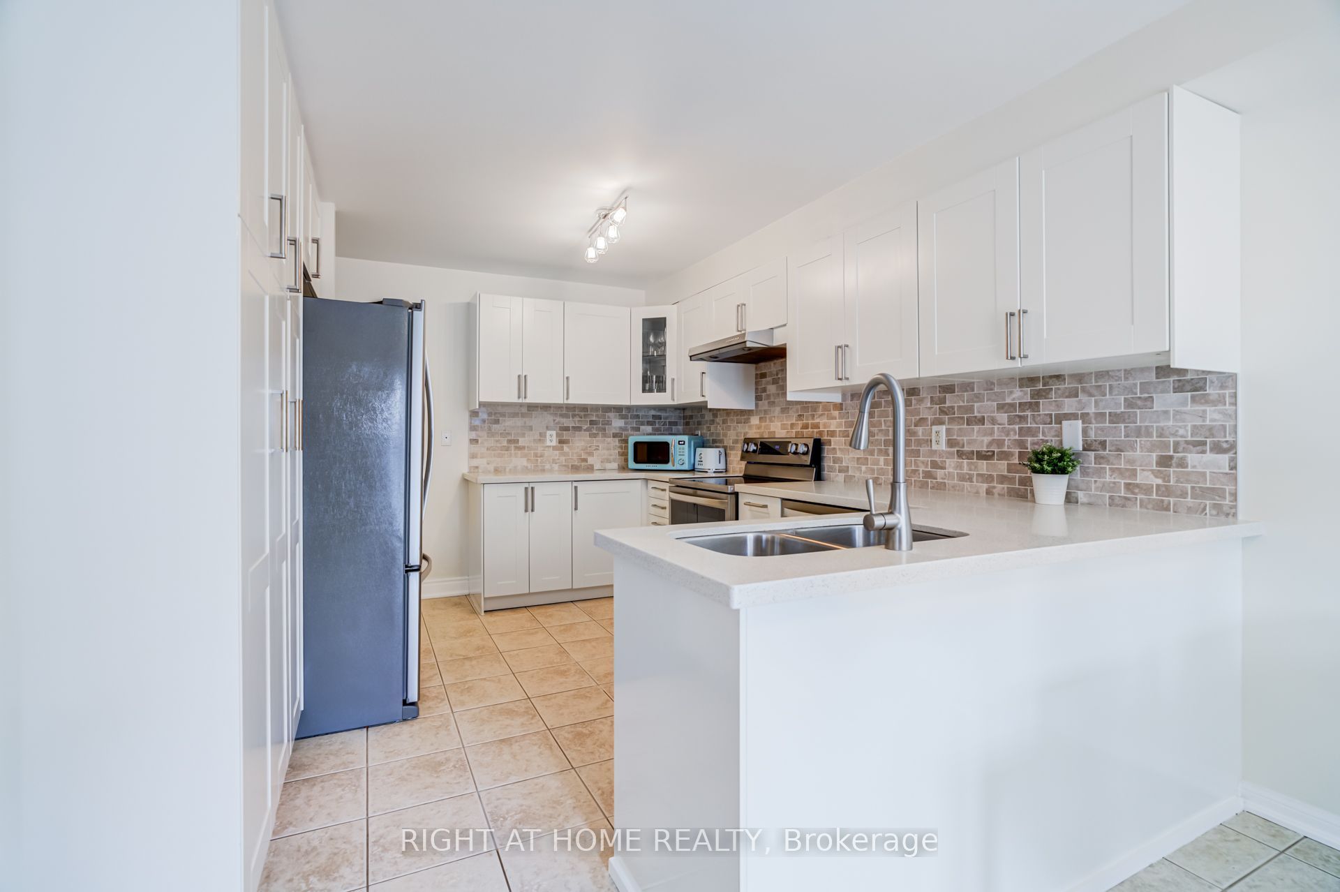 645 Caldwell Crescent Property Photo 15
