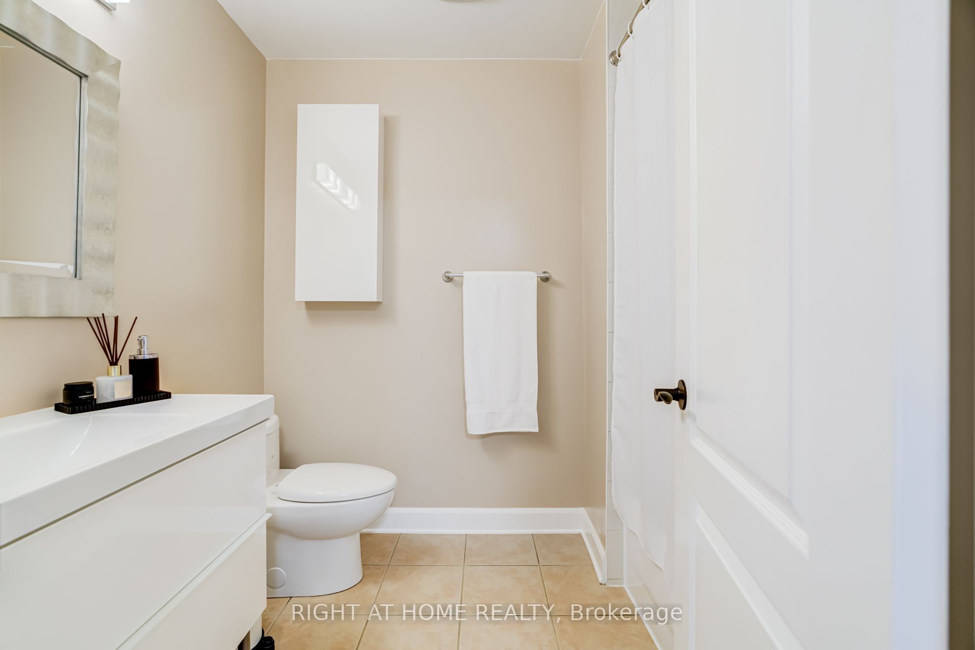 645 Caldwell Crescent Property Photo 42