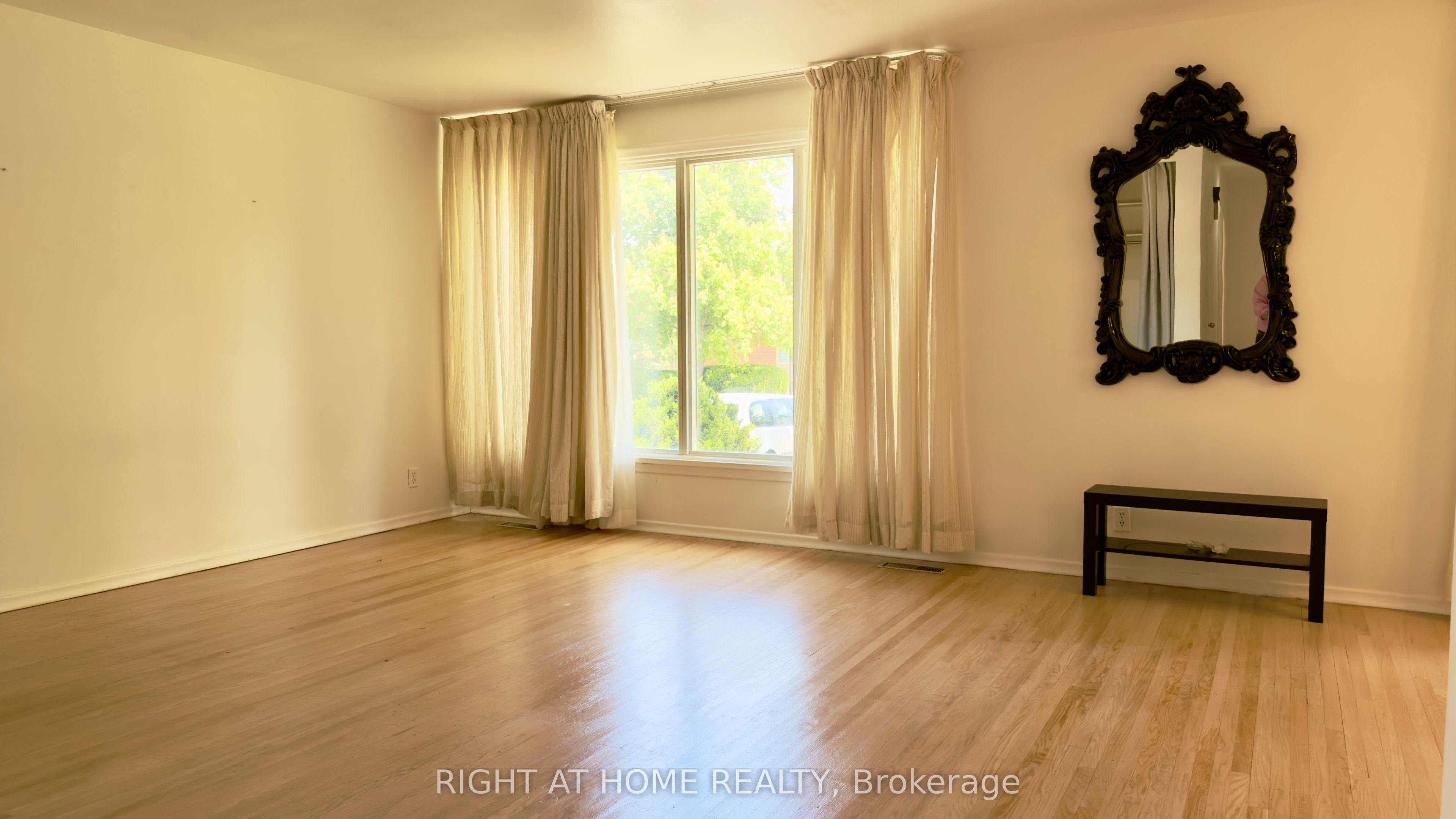 21 Mitre Place Property Photo 8