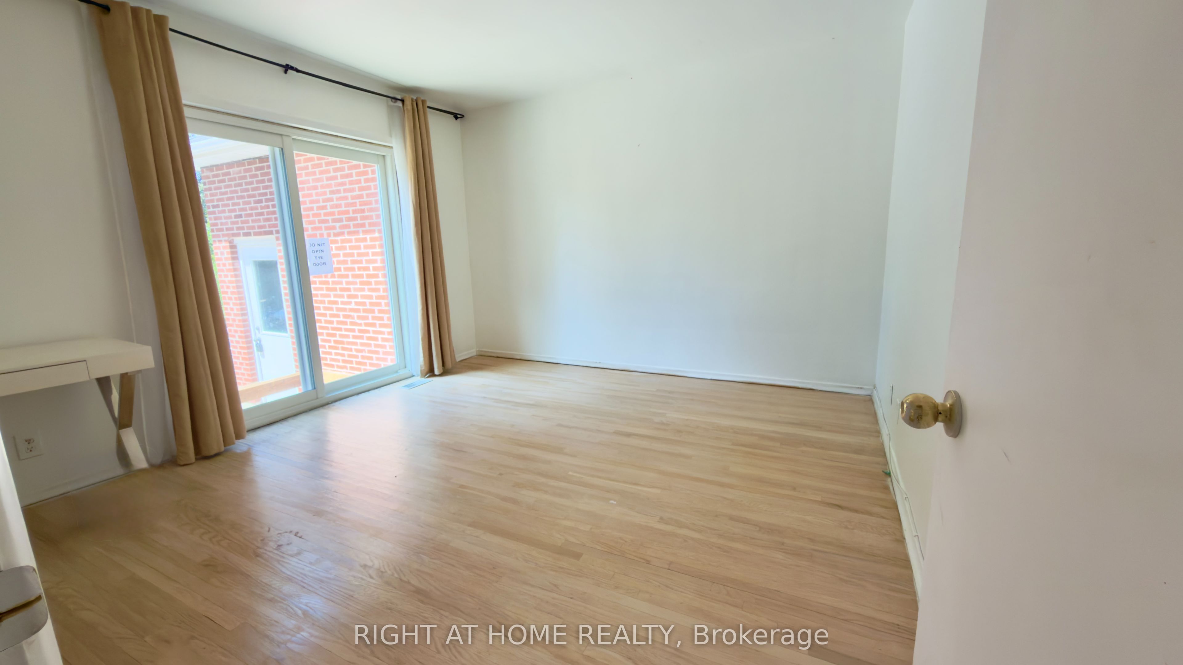21 Mitre Place Property Photo 11