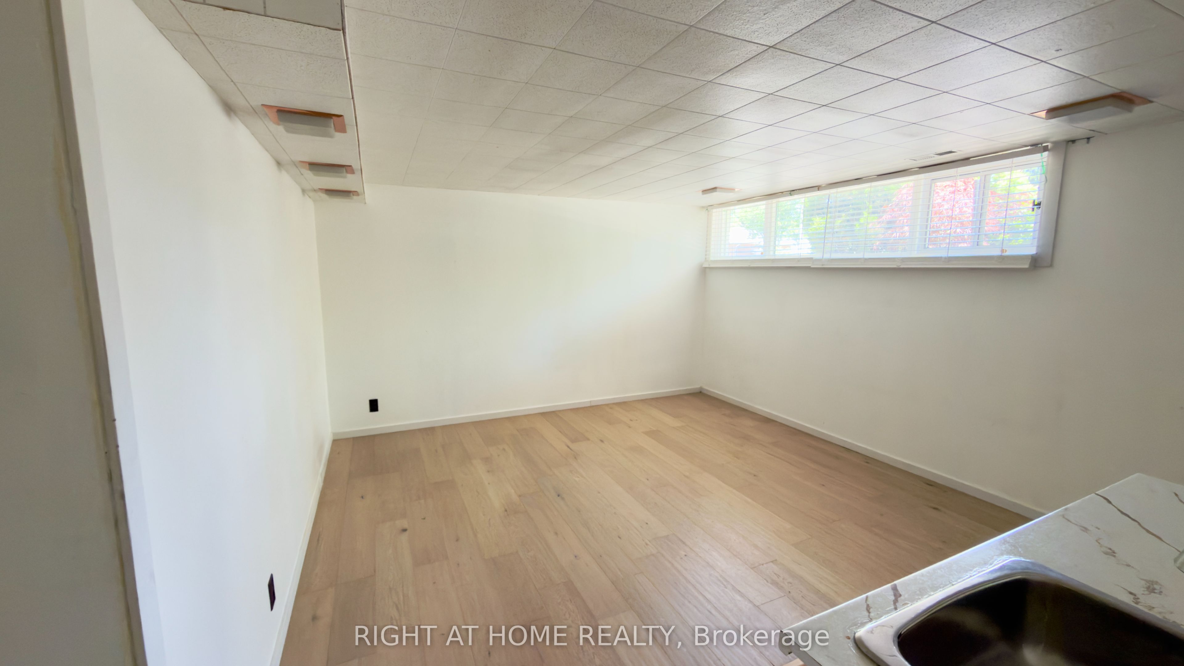 21 Mitre Place Property Photo 38