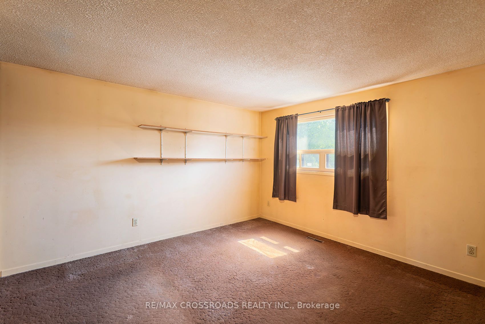 54 Omega Square Property Photo 17
