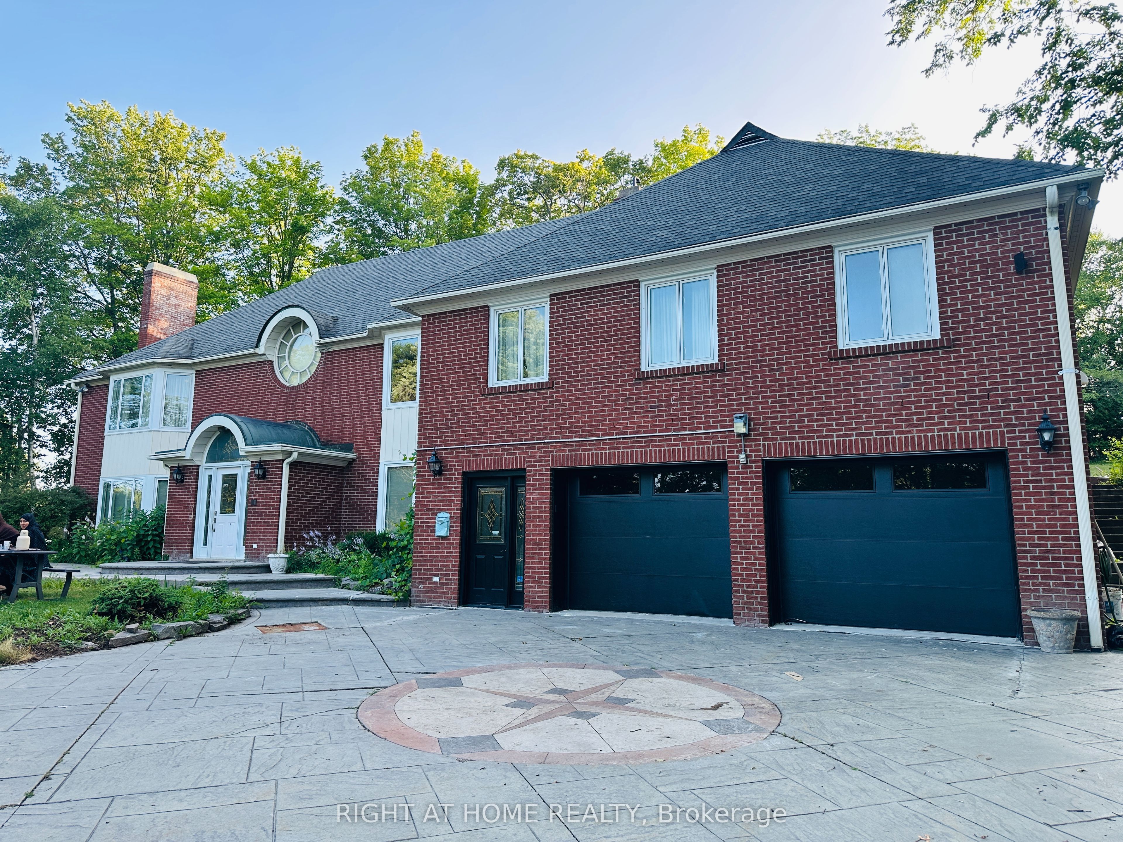 12 Keily Crescent E