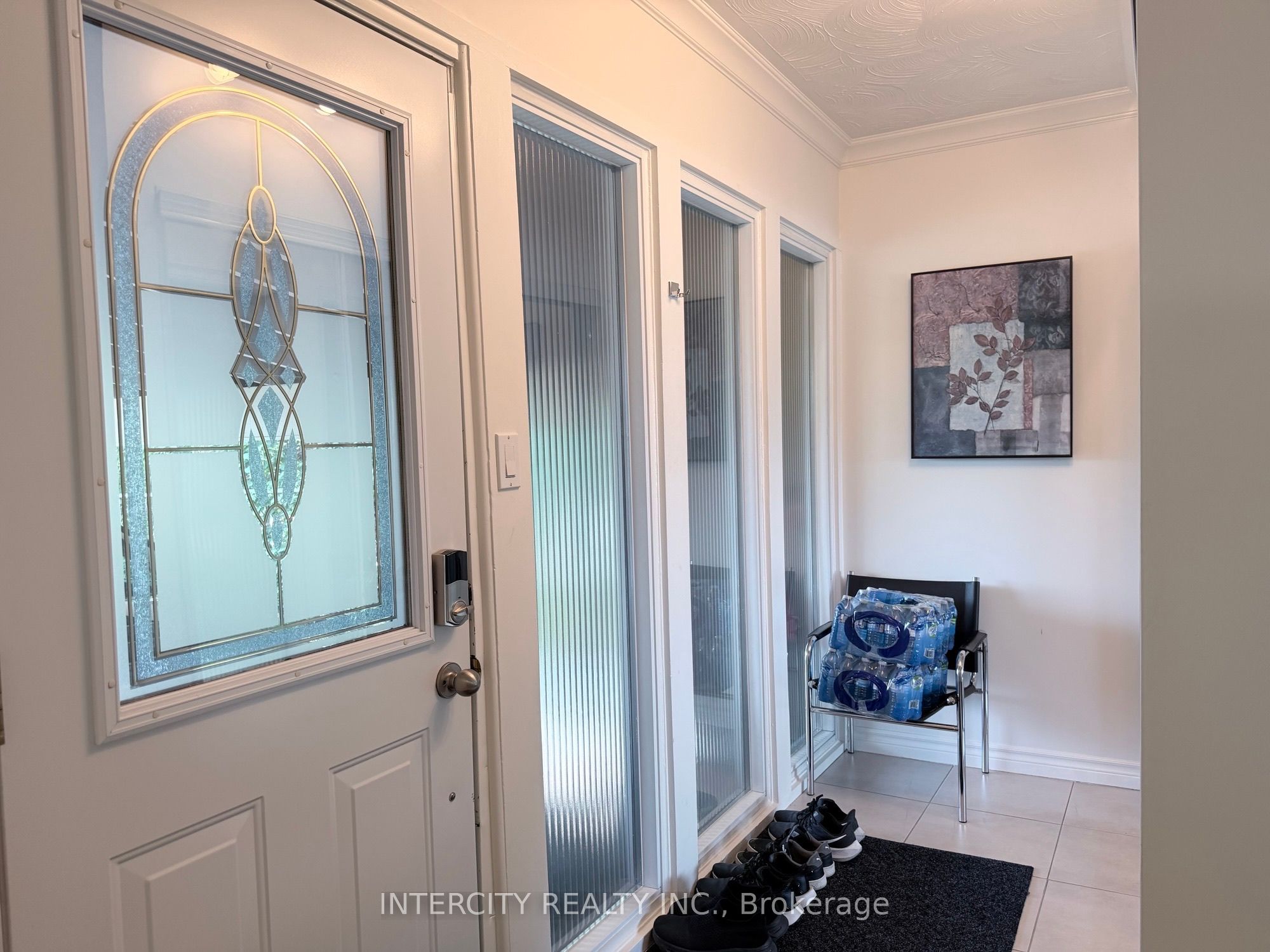 36 Strathburn Boulevard Property Photo 3