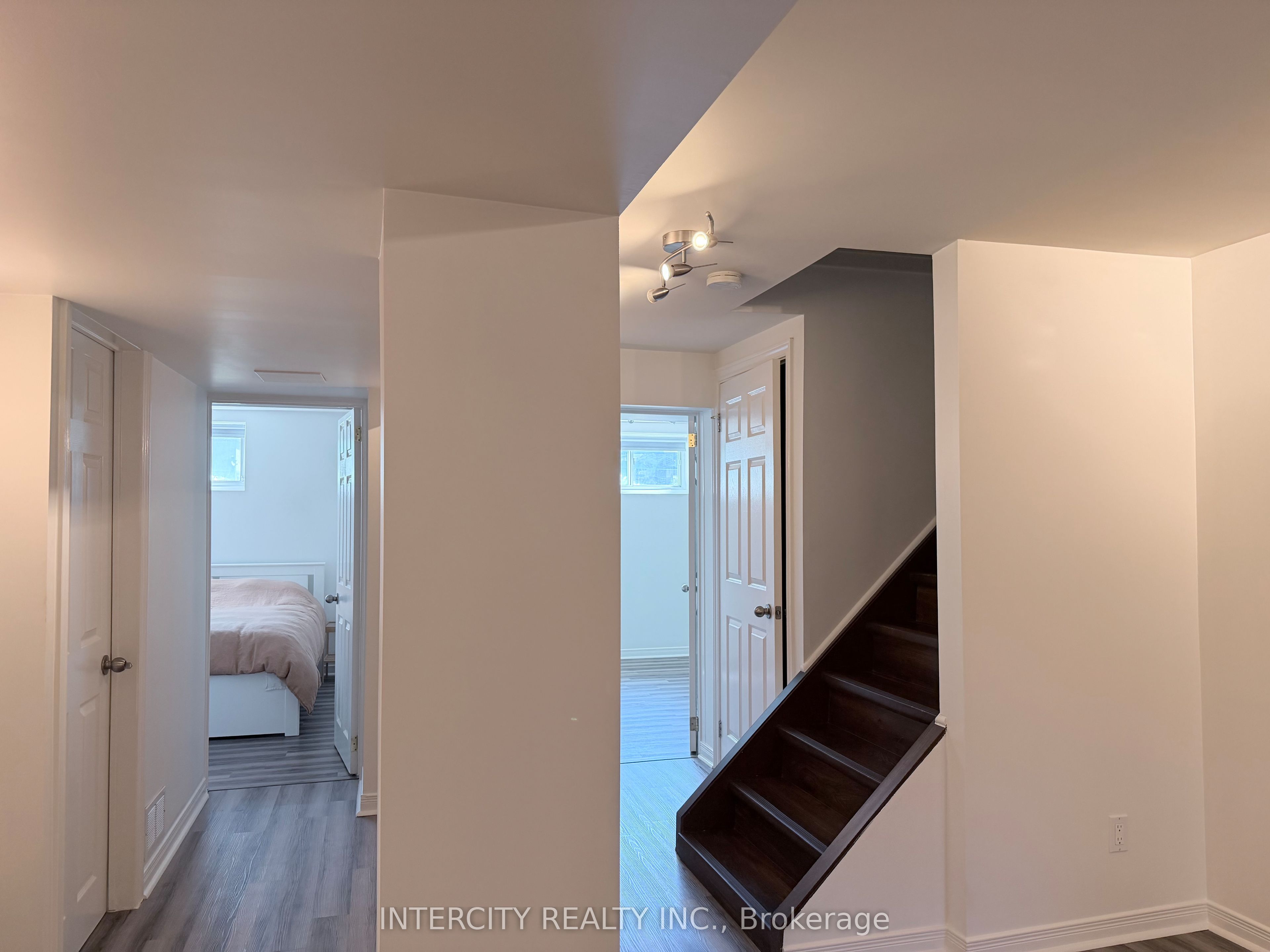 36 Strathburn Boulevard Property Photo 6