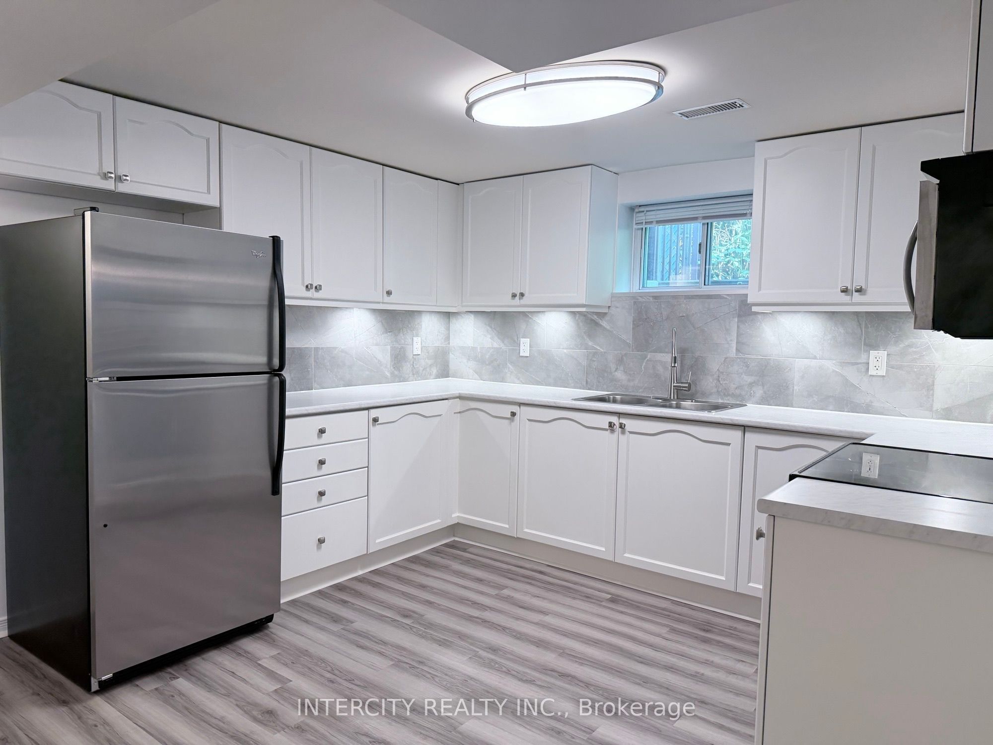 36 Strathburn Boulevard Property Photo 7