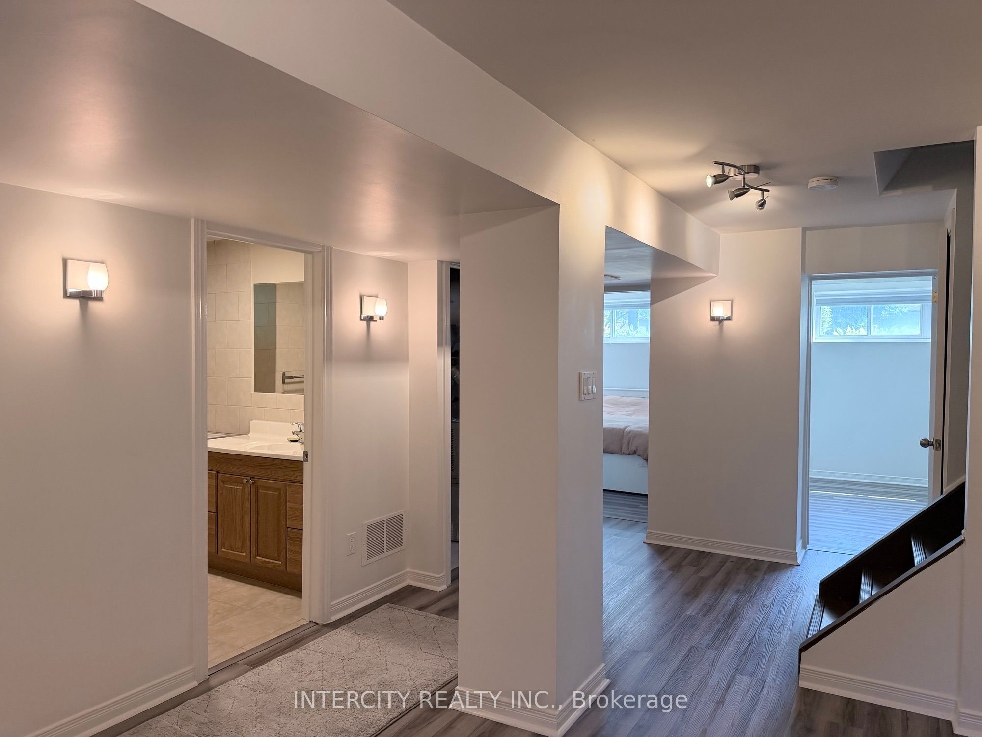36 Strathburn Boulevard Property Photo 11