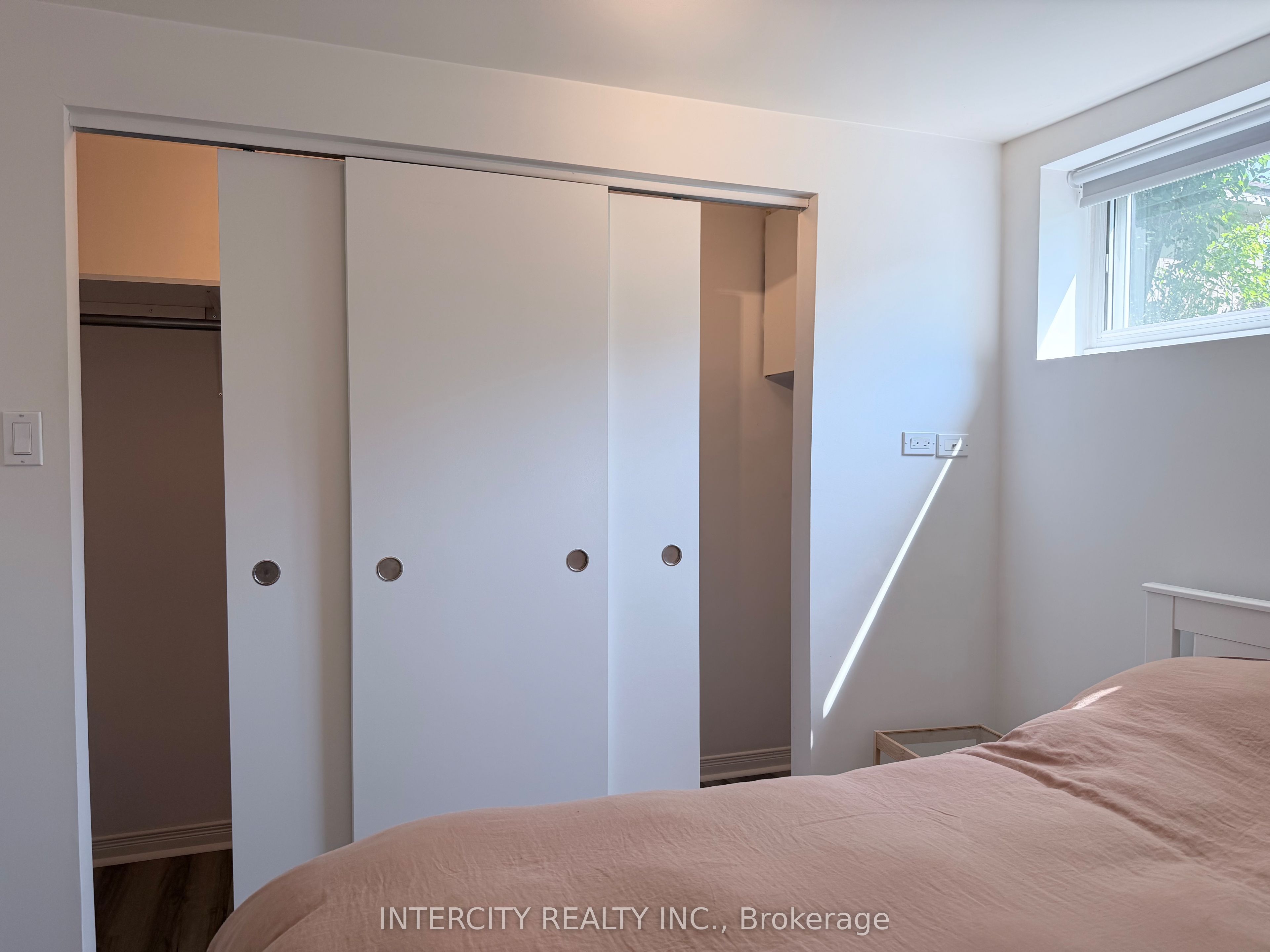 36 Strathburn Boulevard Property Photo 13